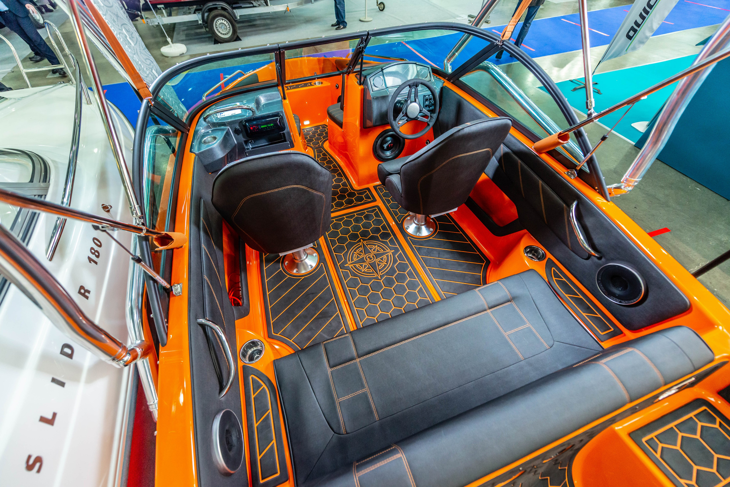 Фотосъемка лодок на Moscow Boat Show 2022. PHOTOGRAPHER QUINTANA ROO