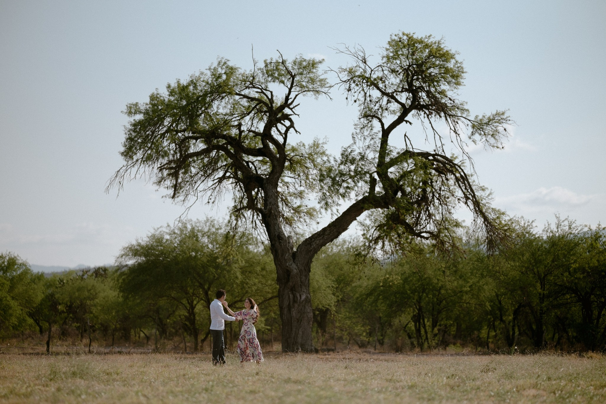 Sofía y Payo: Sesión pre boda en Río Verde. Fotógrafo de bodas