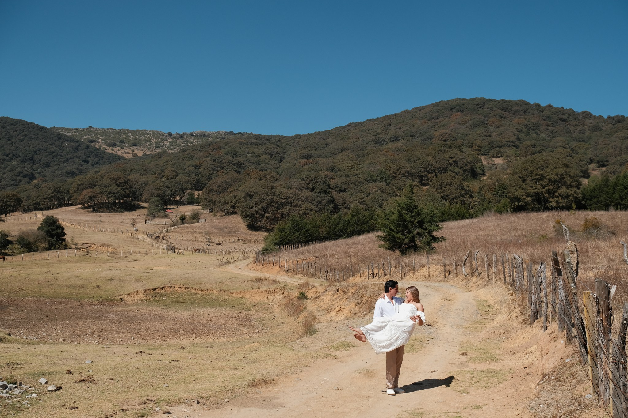 Tania y Christian: Sesión pre boda en Sierra de Álvarez. Fotógrafo de bodas