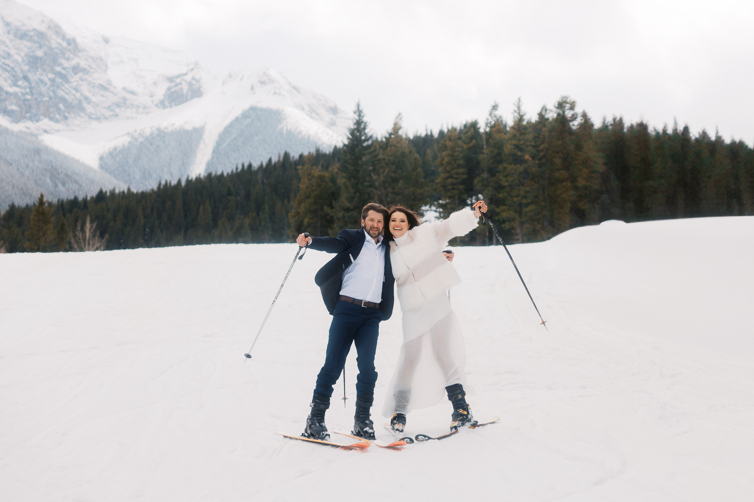 Ski engagement session. Photographer Elvira Hryshchenko