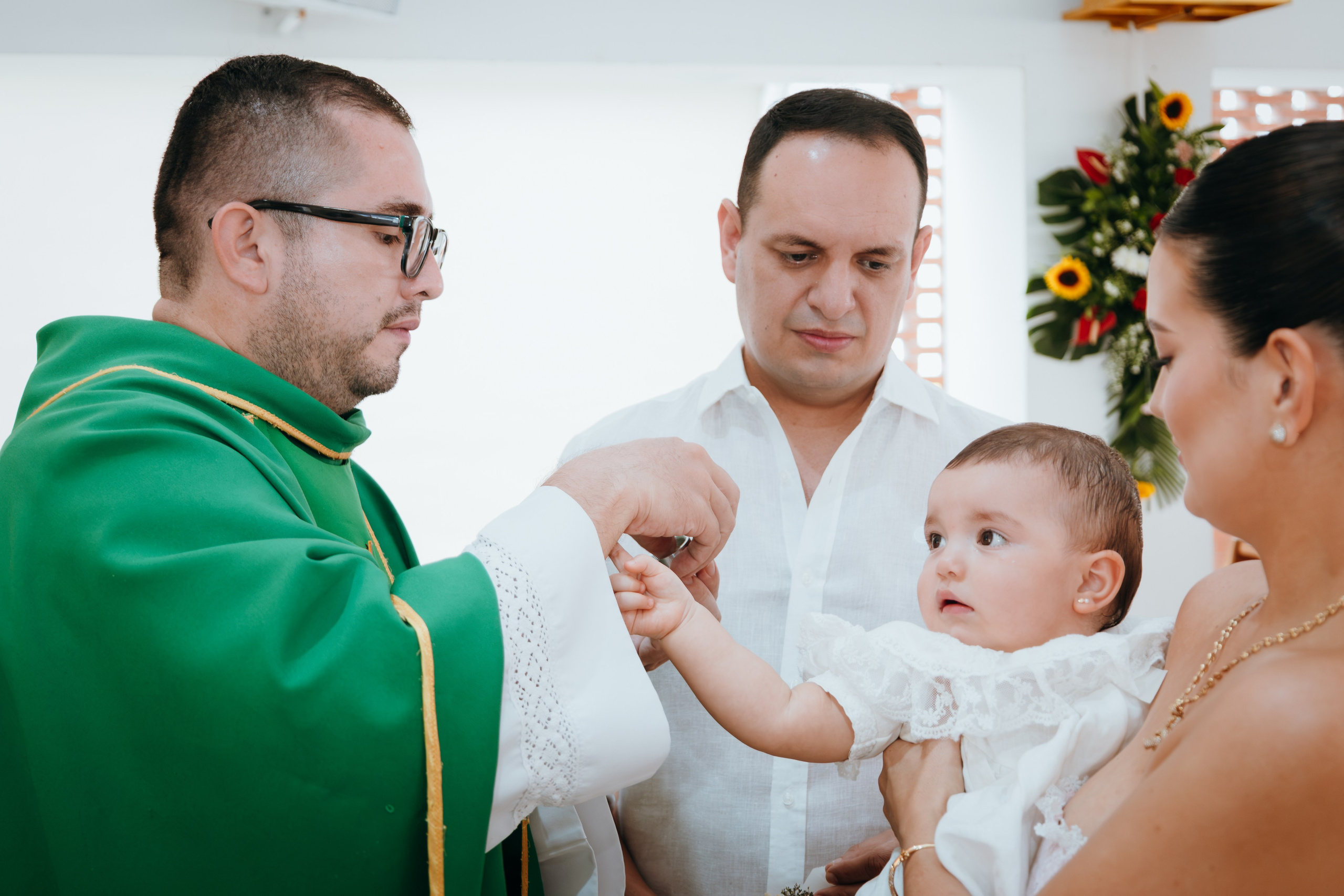 BAUTIZO MARIA PAZ. Milena Maro Fotografía: estudio profesional en Acacías, Meta. Retrato familiar, infantil, maternas, eventos y empresas