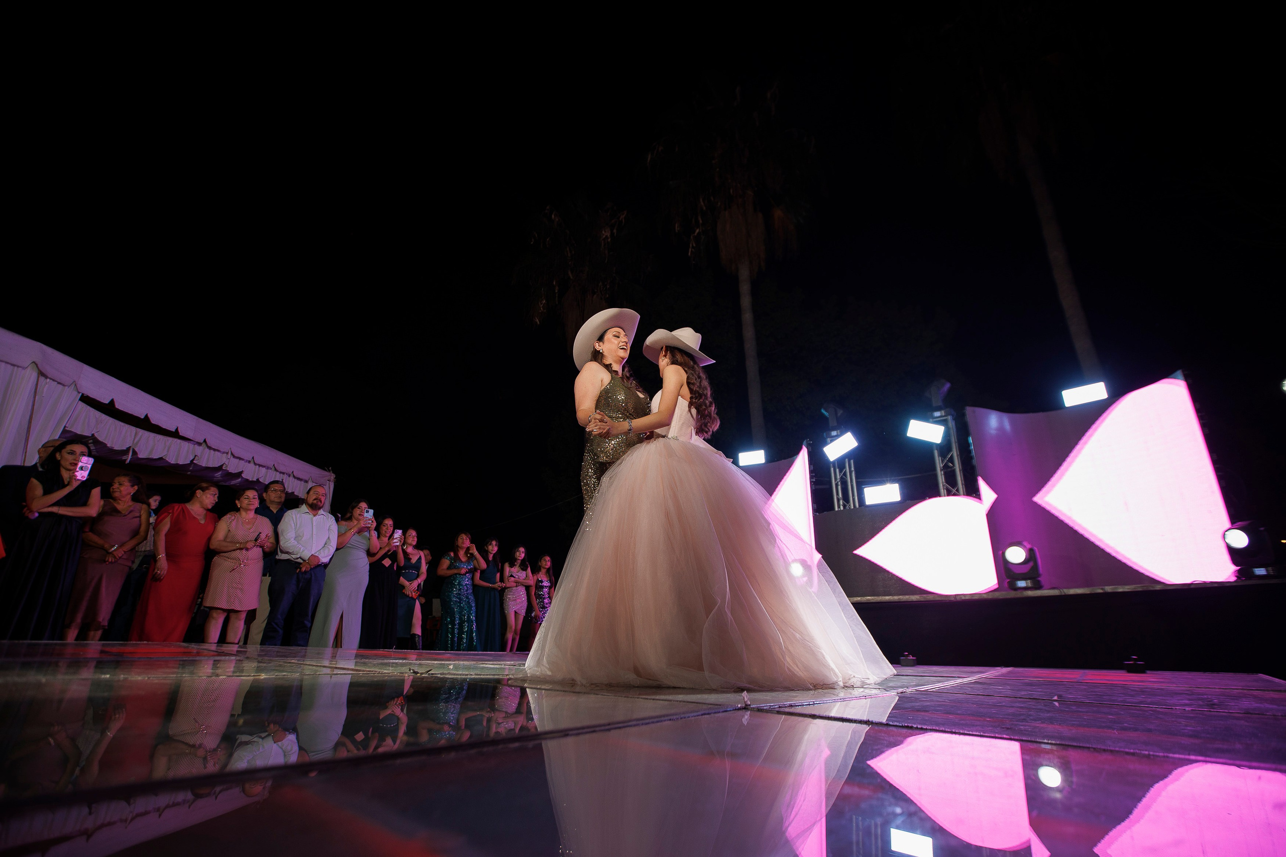 Renata XV — El comienzo de una nueva historia. Lg Fotografia