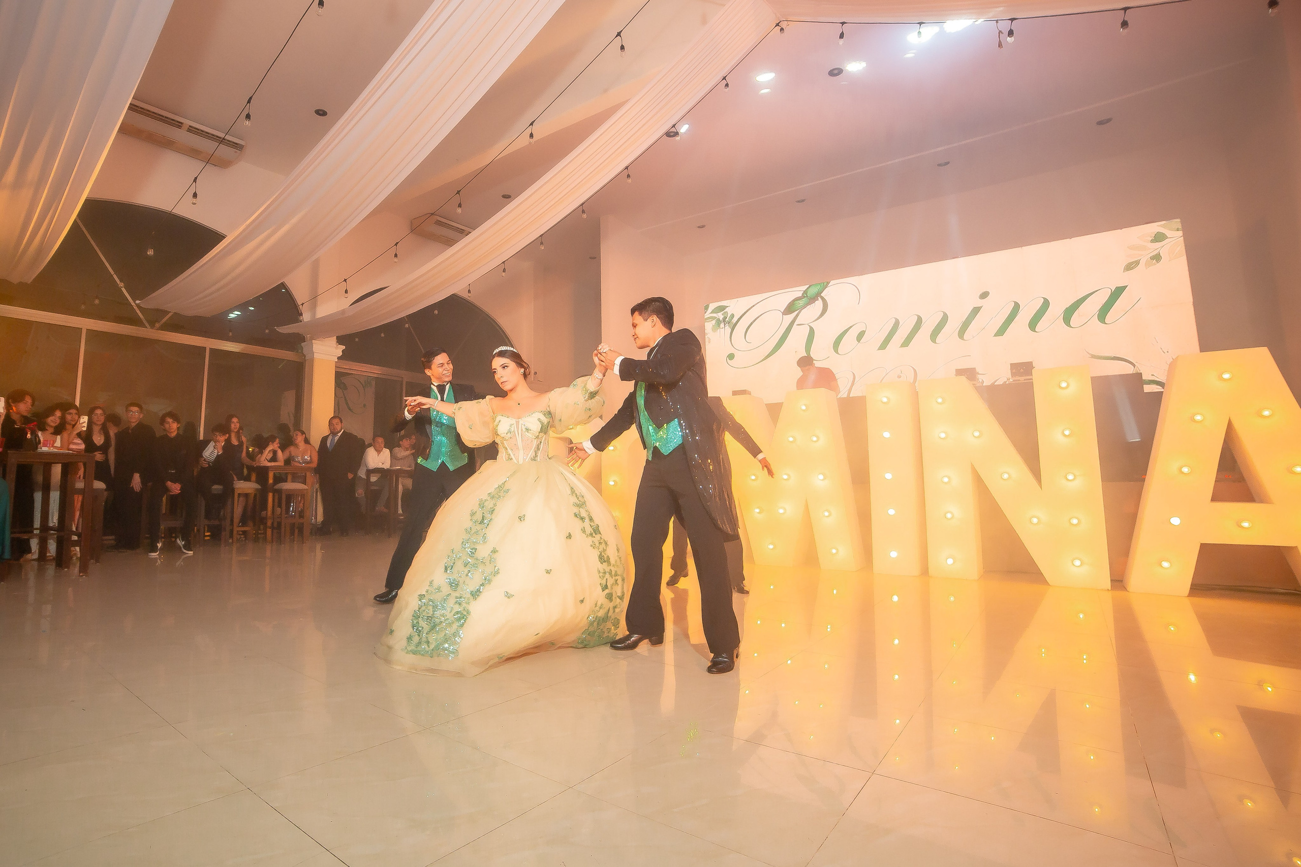XV AÑOS ROMINA. Simón Enríquez Studio