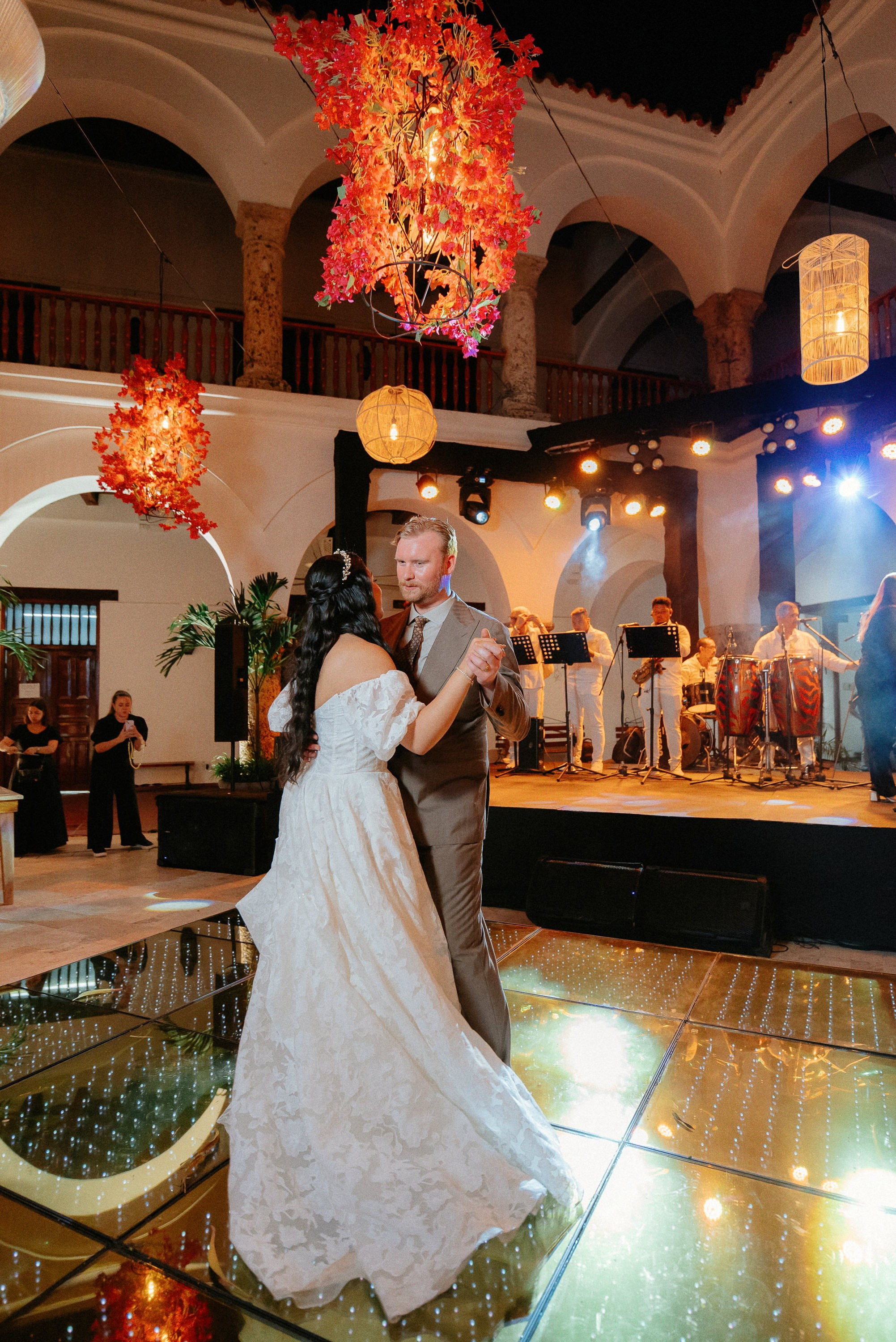 Cindy + Garrett | Destination Wedding Photos in Cartagena 2025 – César Vanegas Photography. César Vanegas Photography | Wedding & Travel Photographer | Cartagena, Colombia