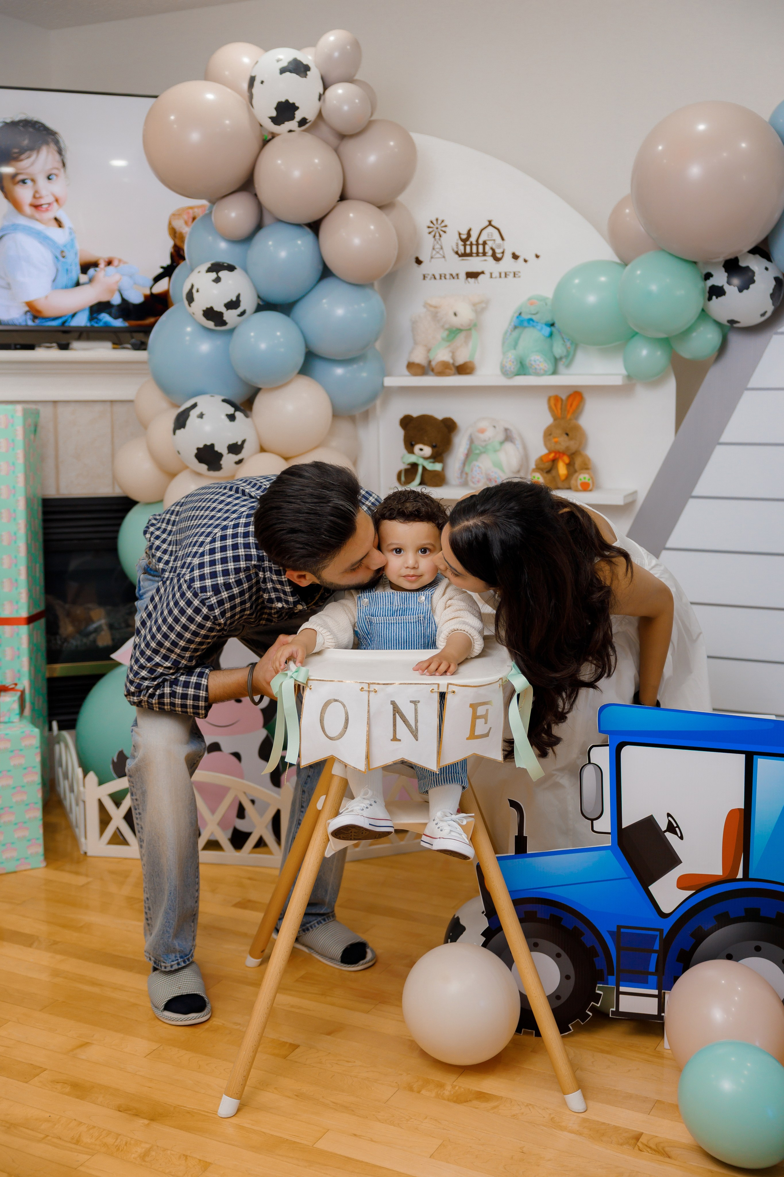 Fateh’s 1st birthday. Photographer Elvira Hryshchenko