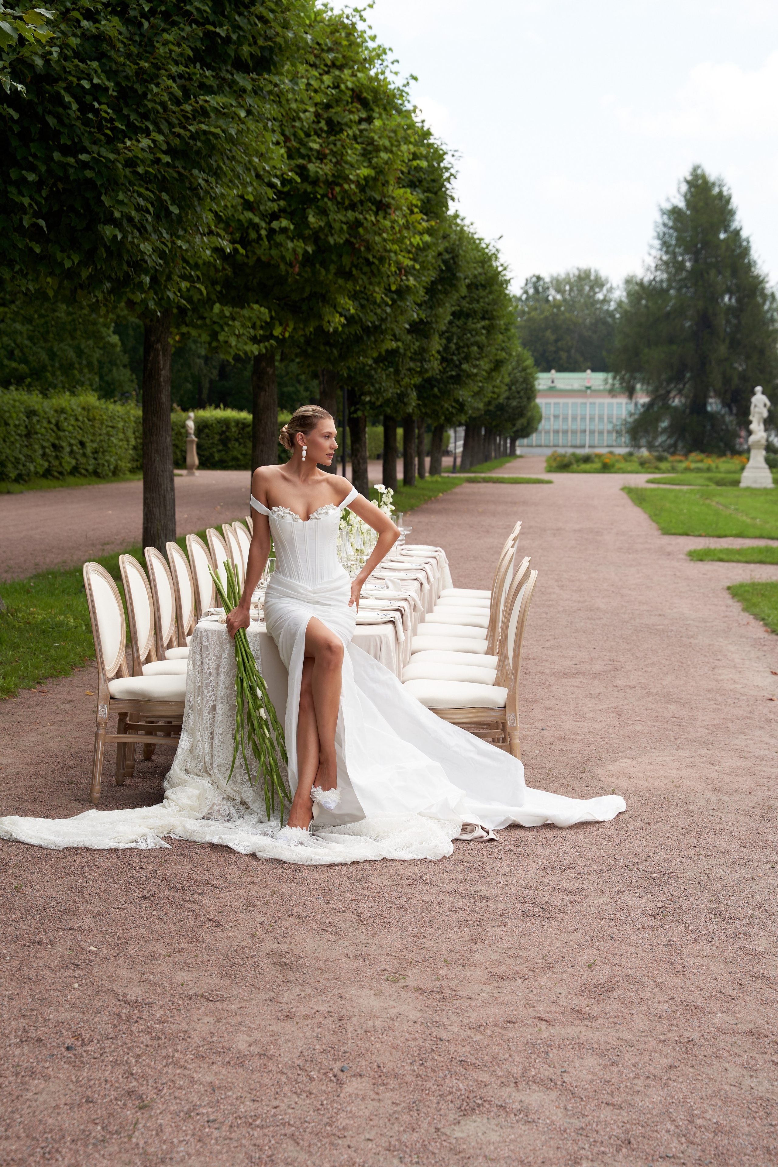 Wedding photography with a refined editorial style for destination celebrations