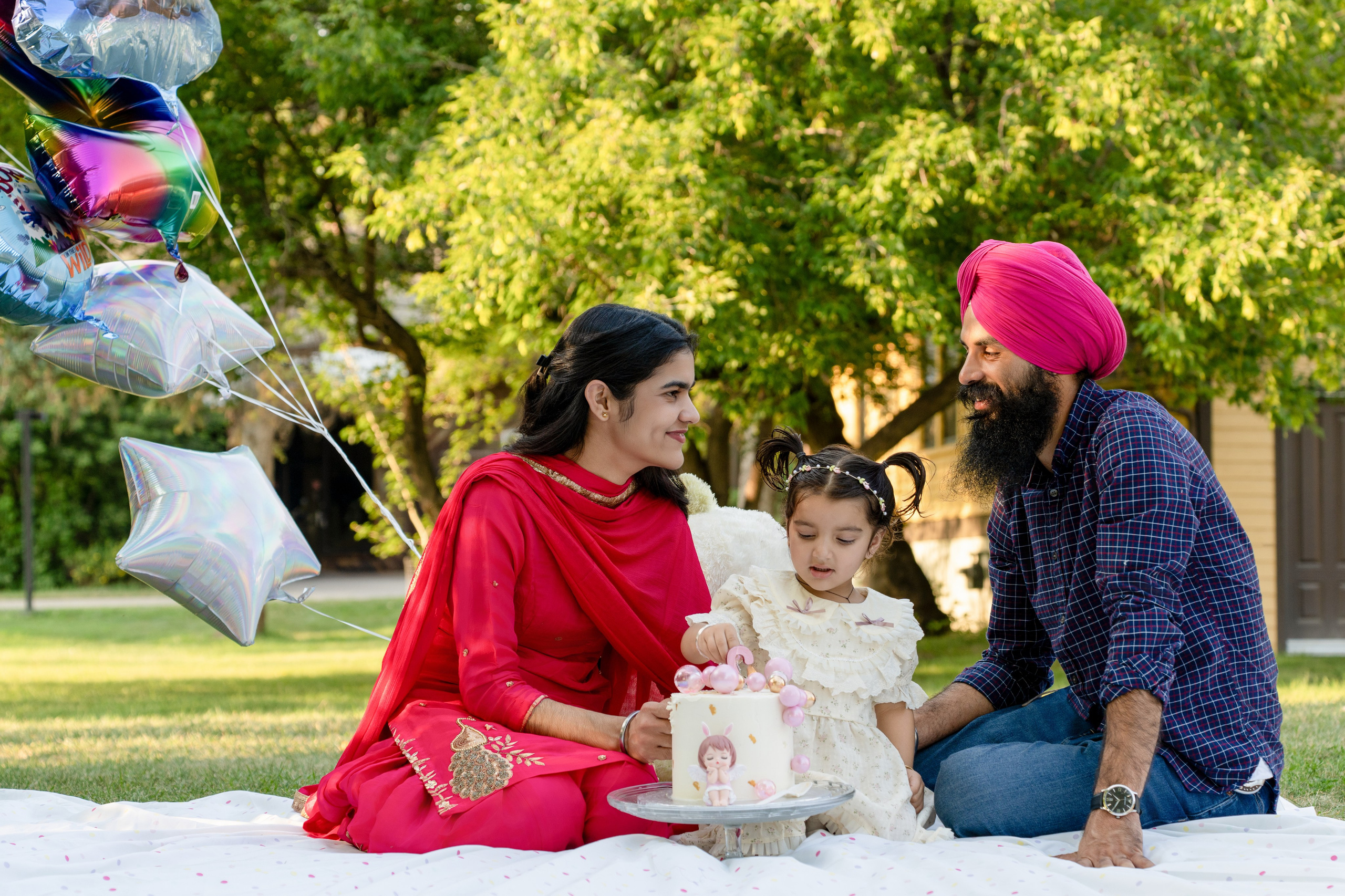 Sukhpinder Family. Engagement, Wedding & Family Photographer in Calgary | allo Photography
