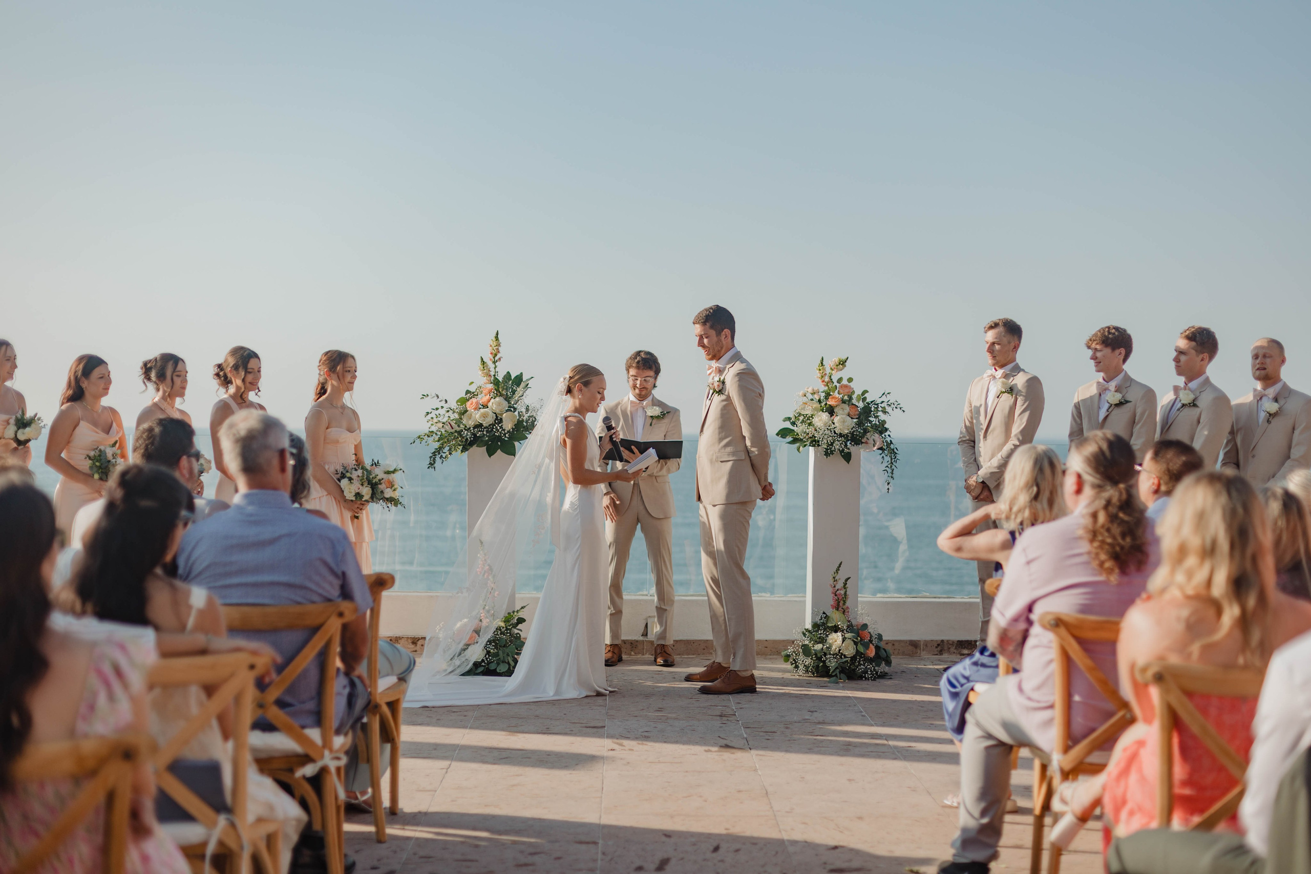 A Wedding at Casa Azul Profundo: Timeless Vows in Puerto Vallarta. Fotógrafo de Bodas en Puerto Vallarta y Riviera Nayarit | VL photo & film