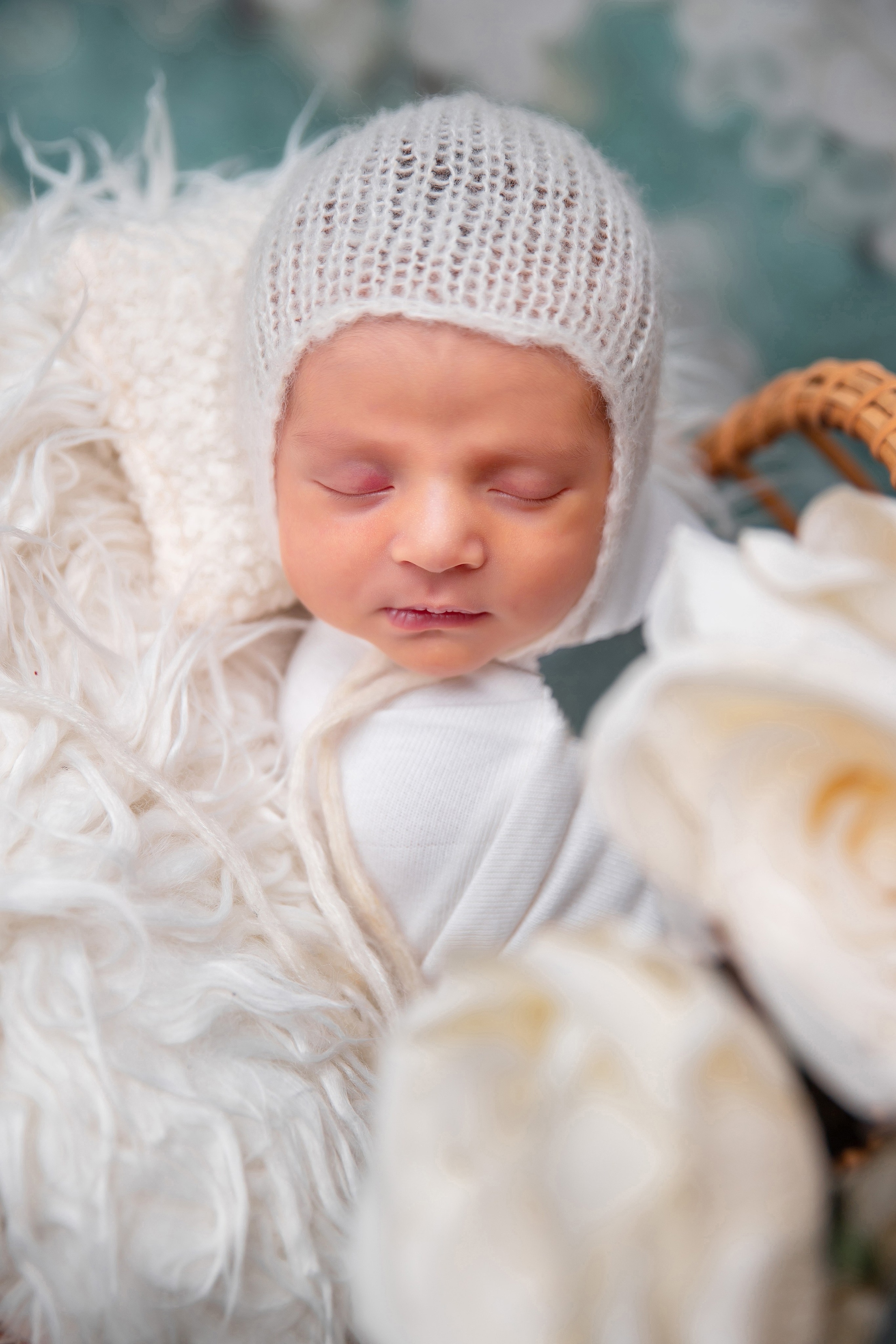 Newborns. Lifestyle and Family Photographer Faryal Saeed