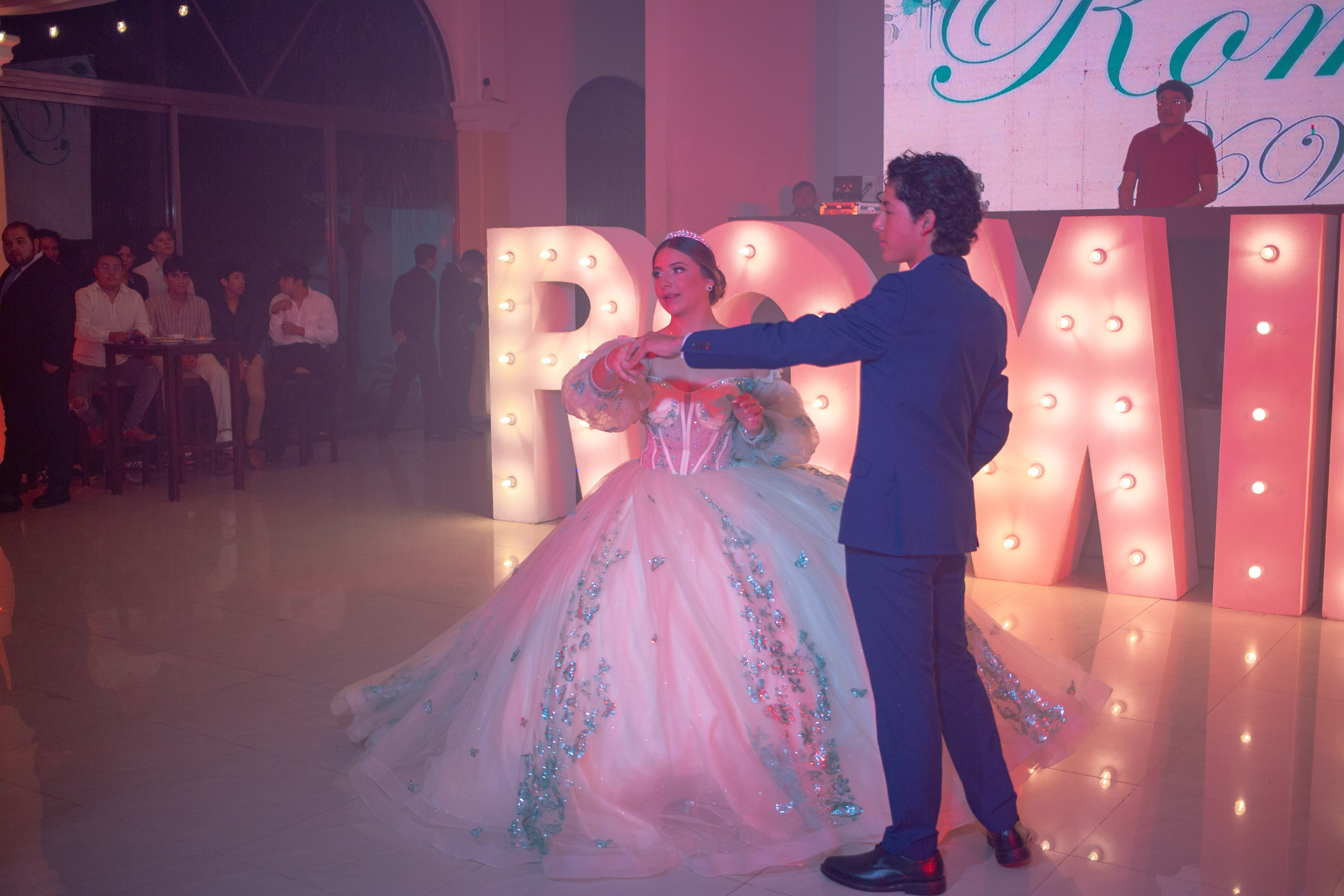XV AÑOS ROMINA. Simón Enríquez Studio