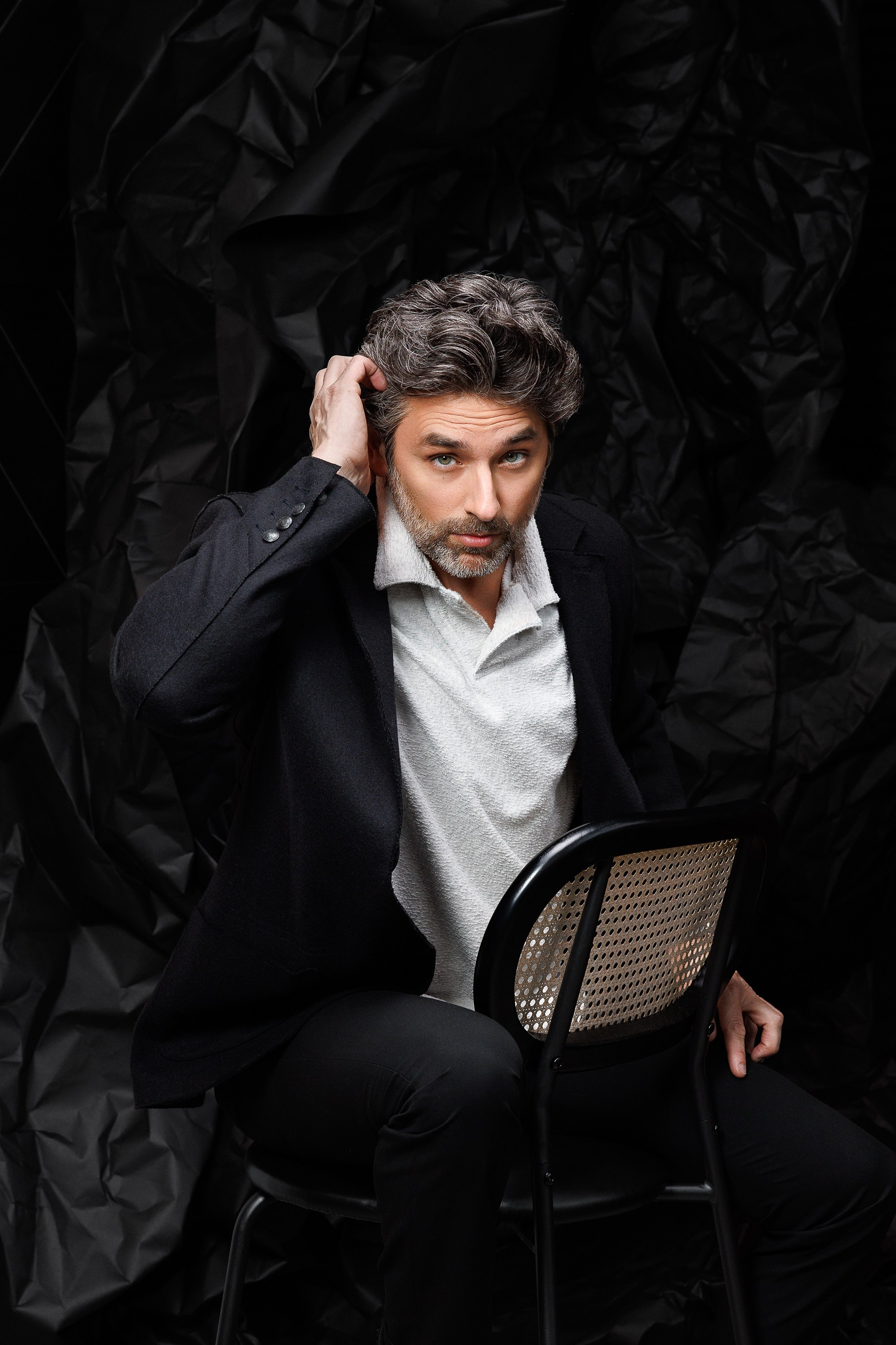 Mark Ganimé / Actor. Je suis photographe portraitiste et je réalise des portraits à toutes les étapes de votre vie! Bienvenue dans mon studio à Westmount, Qc