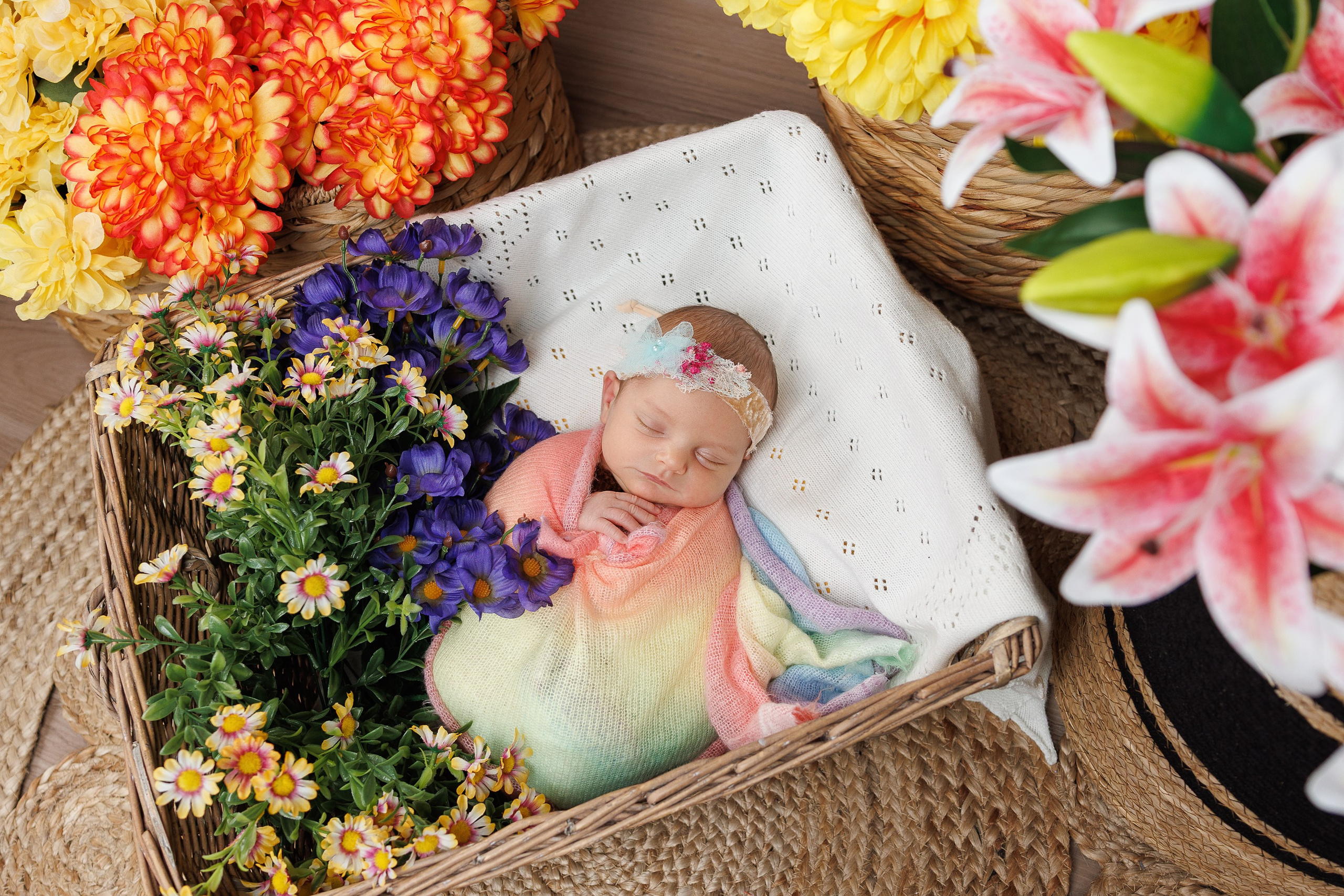 NEWBORN. Je suis photographe portraitiste et je réalise des portraits à toutes les étapes de votre vie! Bienvenue dans mon studio à Westmount, Qc