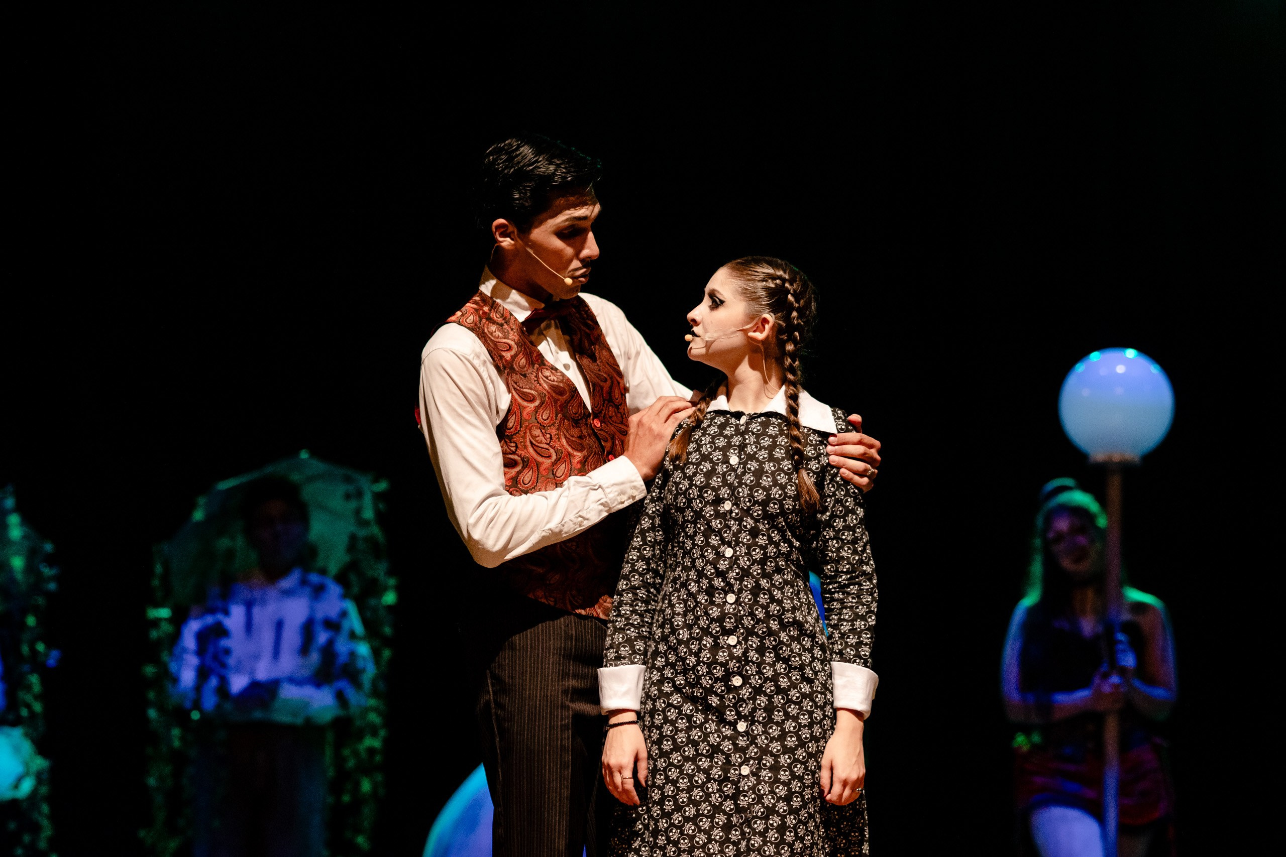 Fotografia de espetáculo A Família Addams do grupo de Teatro Univali