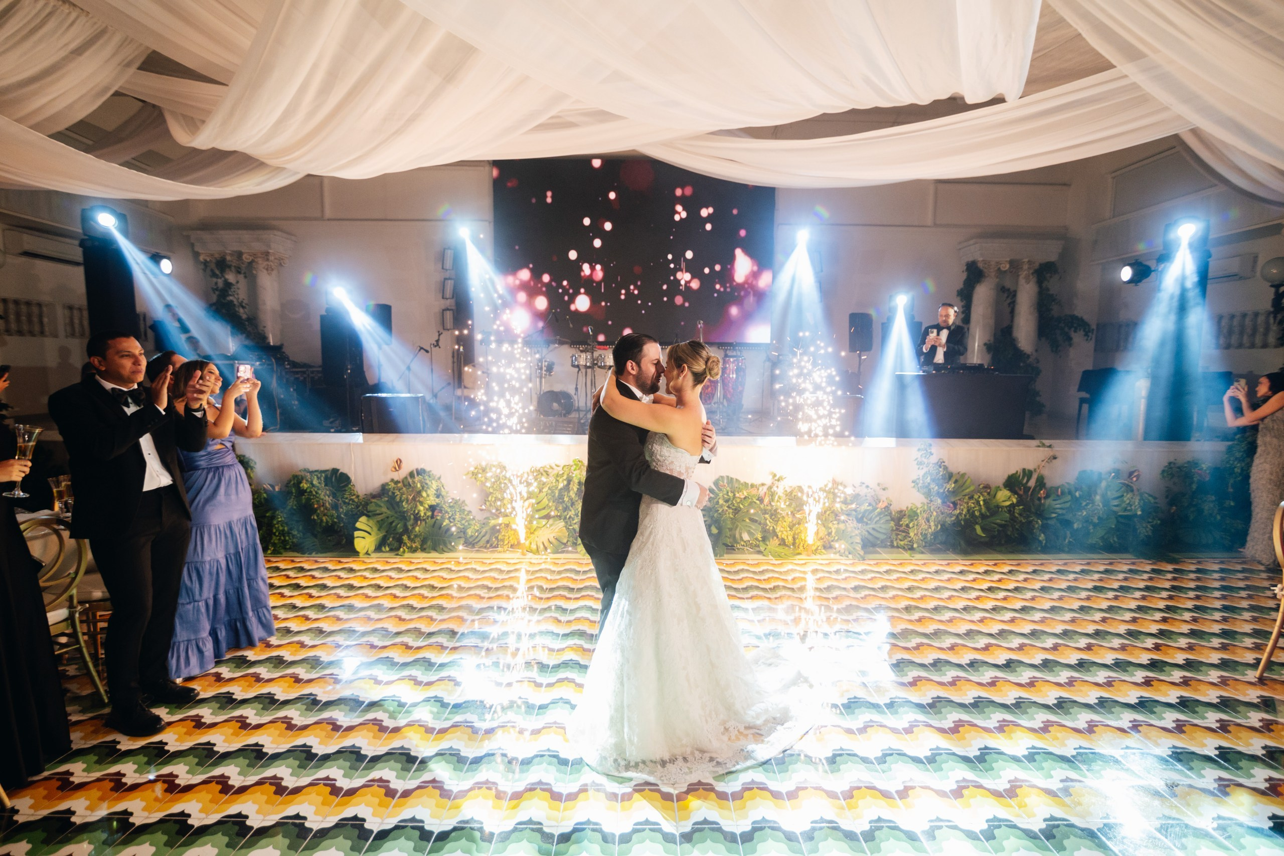 Fotógrafo de Bodas en Barranquilla – Historias Reales | Morada Photography. Fotógrafo profesional de Bodas Documental en Barranquilla, Cartagena y Santa Marta | Morada Photography