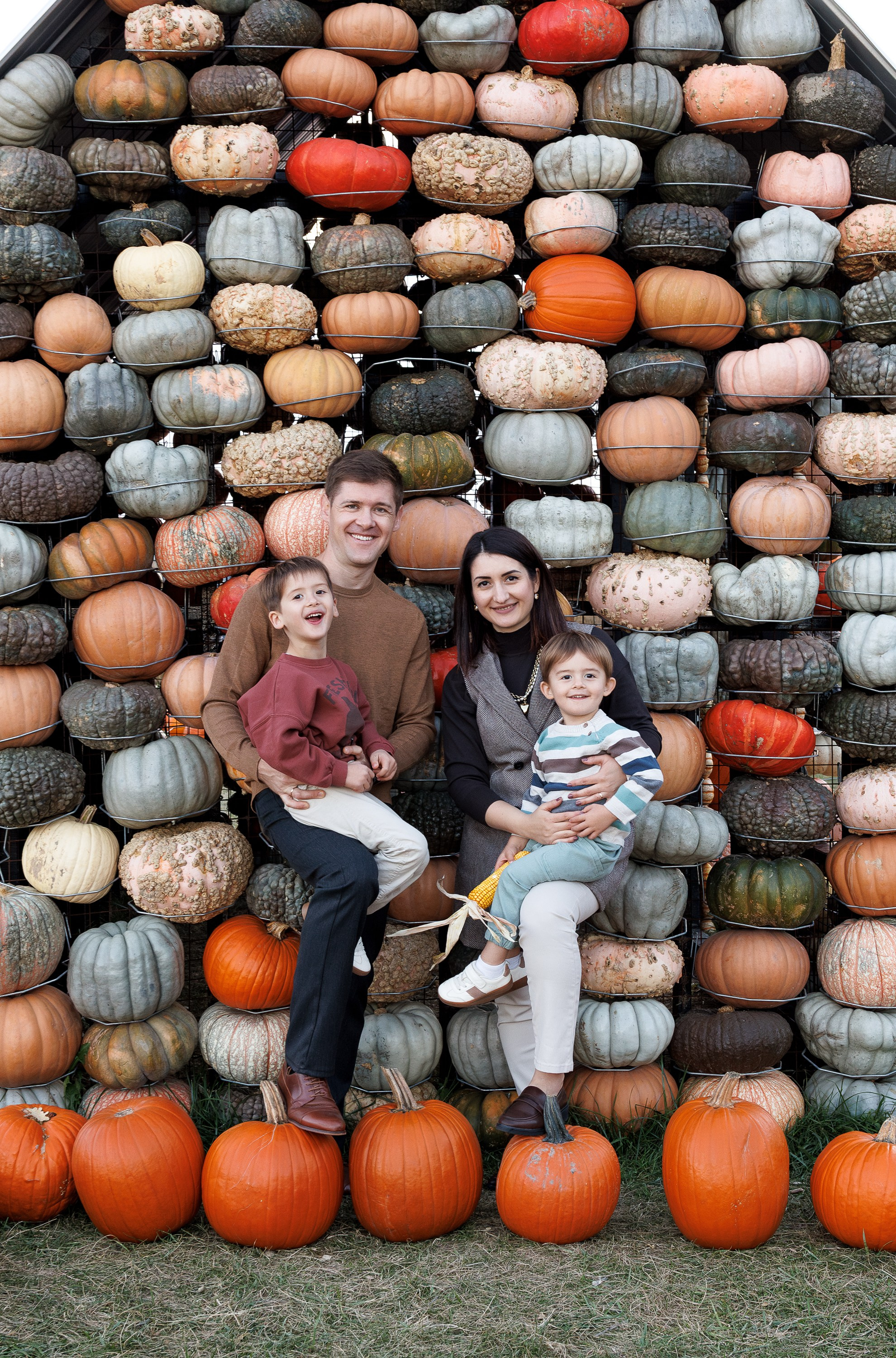FAMILY. Je suis photographe portraitiste et je réalise des portraits à toutes les étapes de votre vie! Bienvenue dans mon studio à Westmount, Qc
