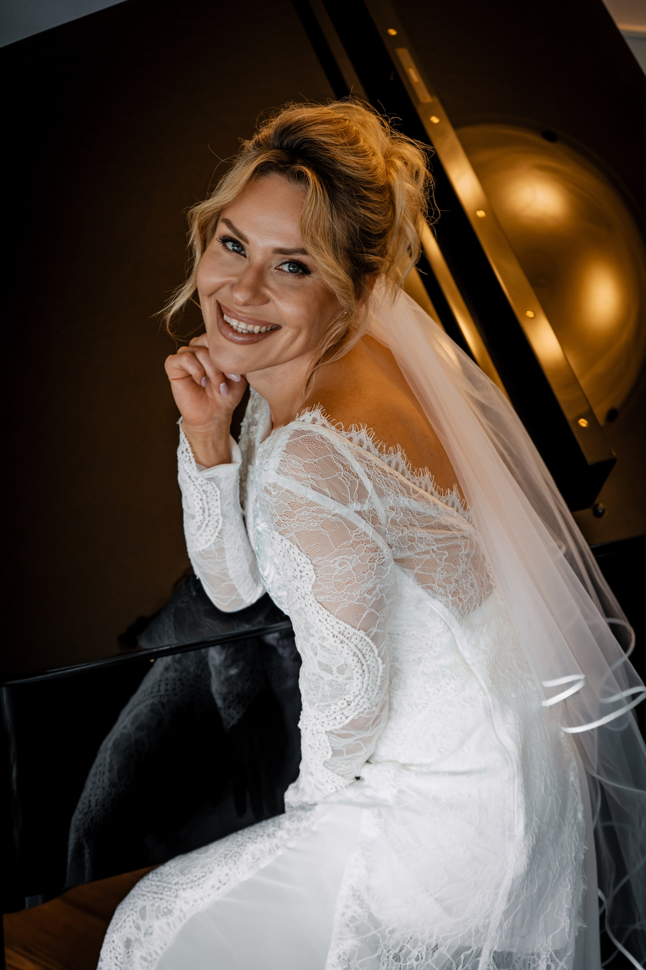 Wedding Photographer in Courtenay, BC | Cinematic Wedding Photography. Courtenay, BC Photographer | Comox Valley | artparadoXsnapforge
