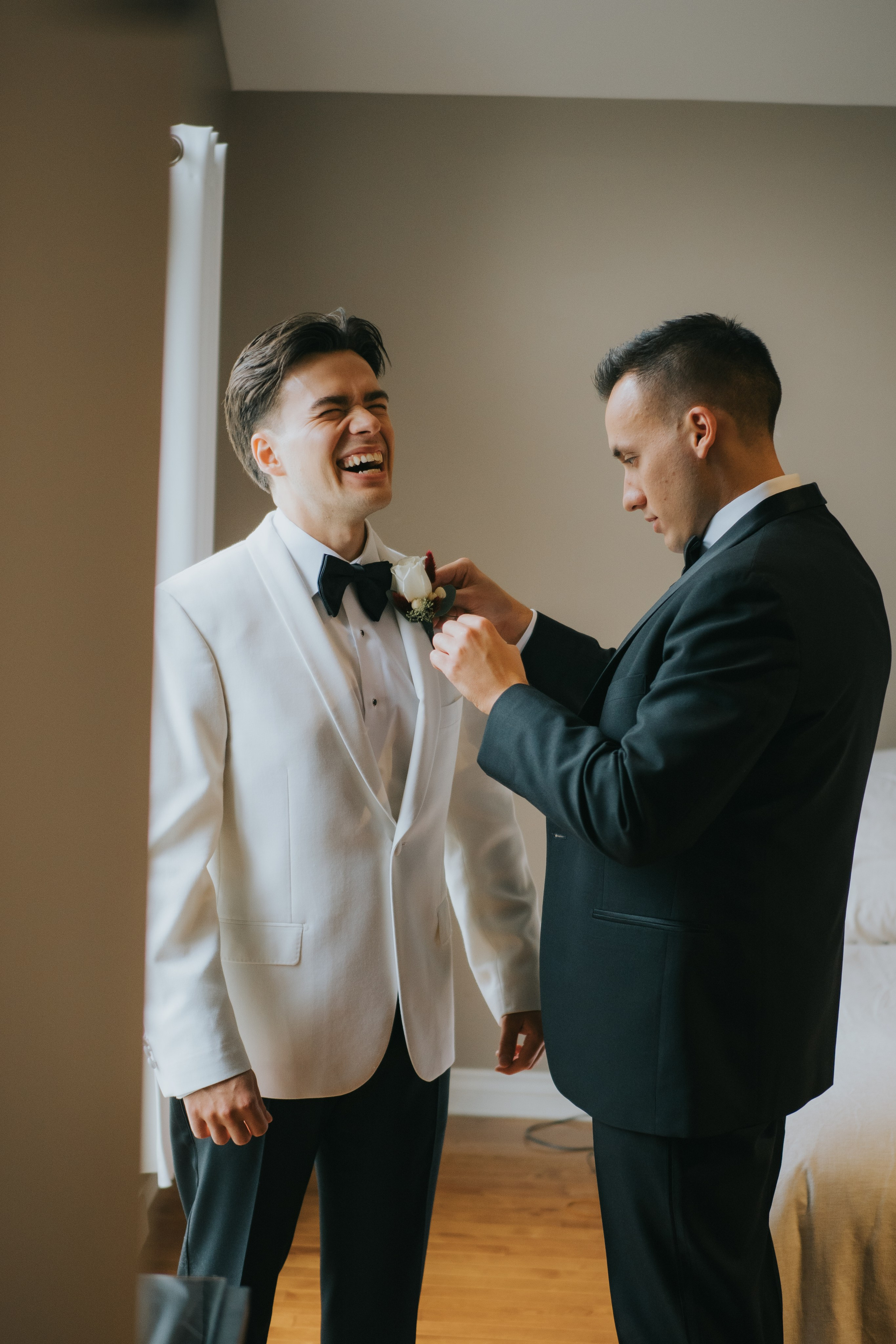 Wedding of Cassandra and Loïc in Beaconsfield, Montreal. Montreal Wedding Photographer — Muriel Oe Photo