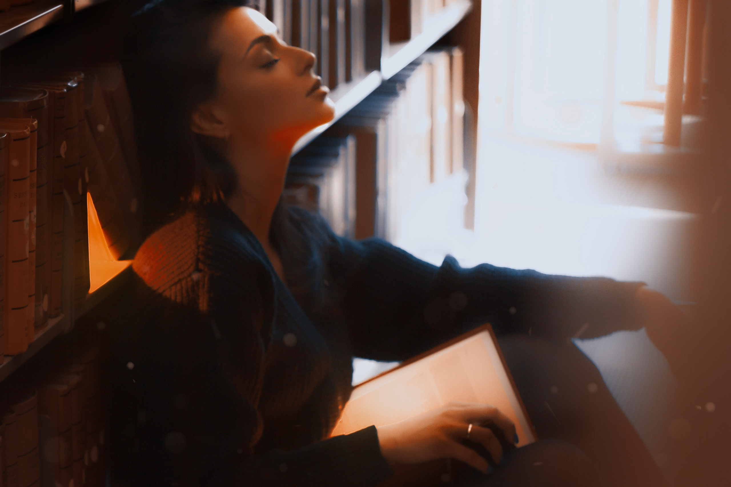 Fatima & Bookish Dreams. Yana Bobrova | Artistic Photography