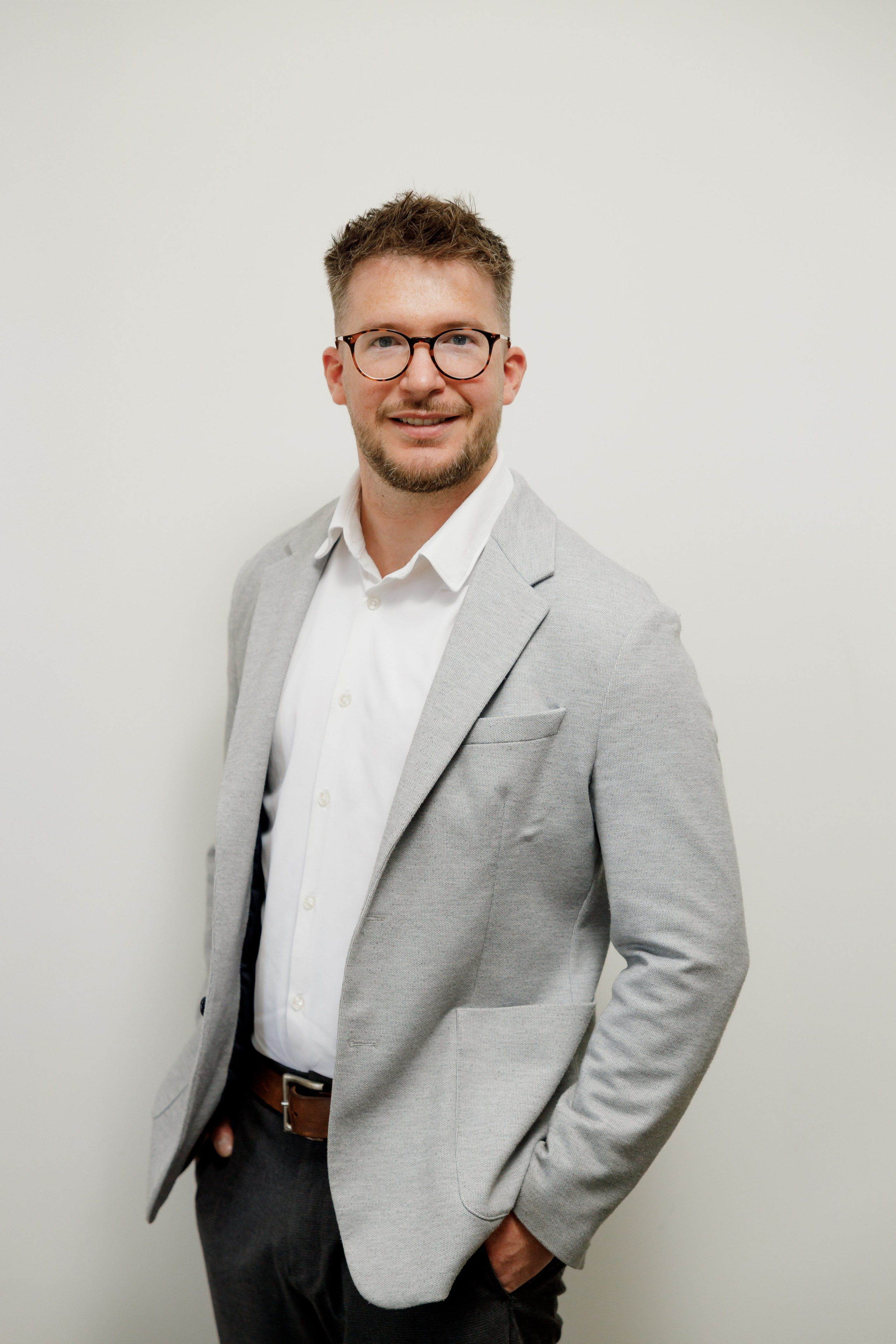 Real Estate Agent. Photographer Elvira Hryshchenko