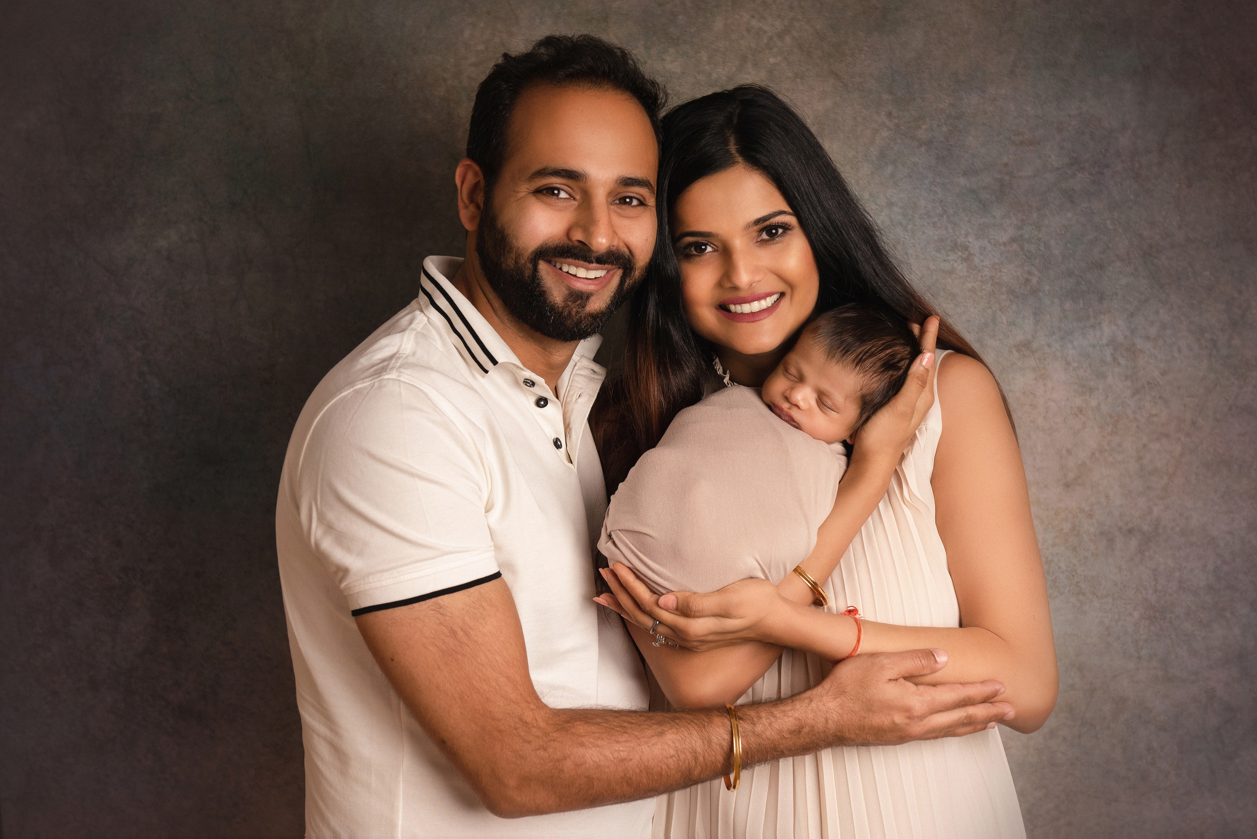 FAMILY / MATERNITY. Ottawa Newborn and Baby Newborn Photographer Elena Helali