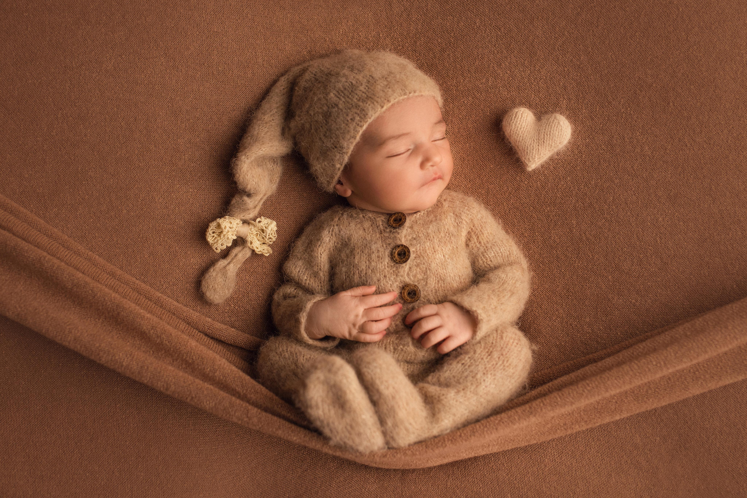 Ottawa Newborn and Baby Newborn Photographer Elena Helali