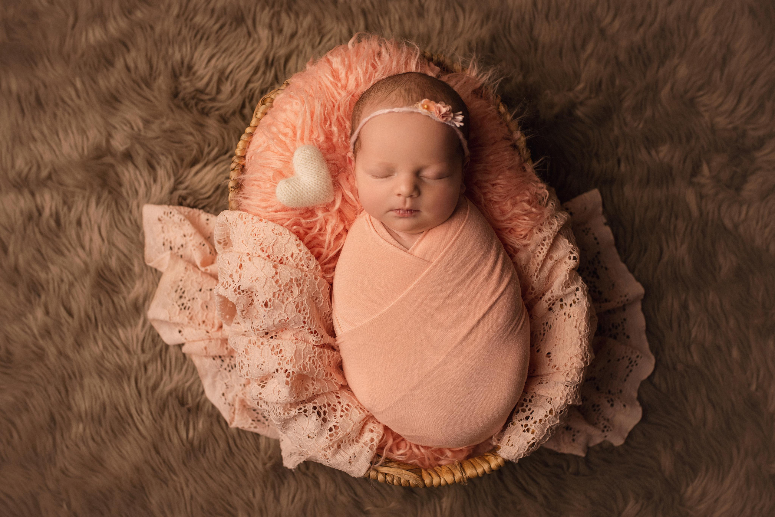 Ottawa Newborn and Baby Newborn Photographer Elena Helali