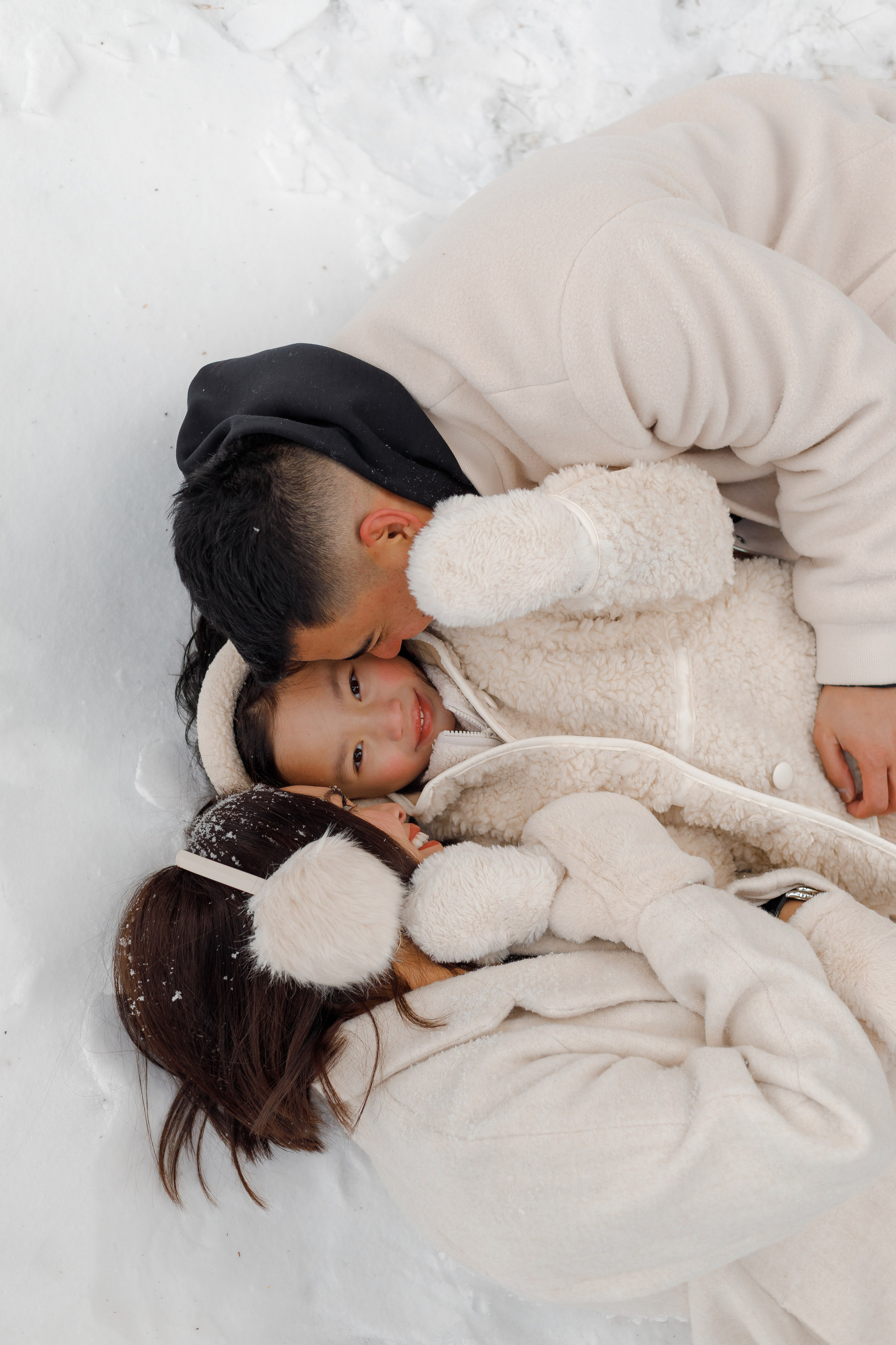 Family winter story. Photographer Elvira Hryshchenko