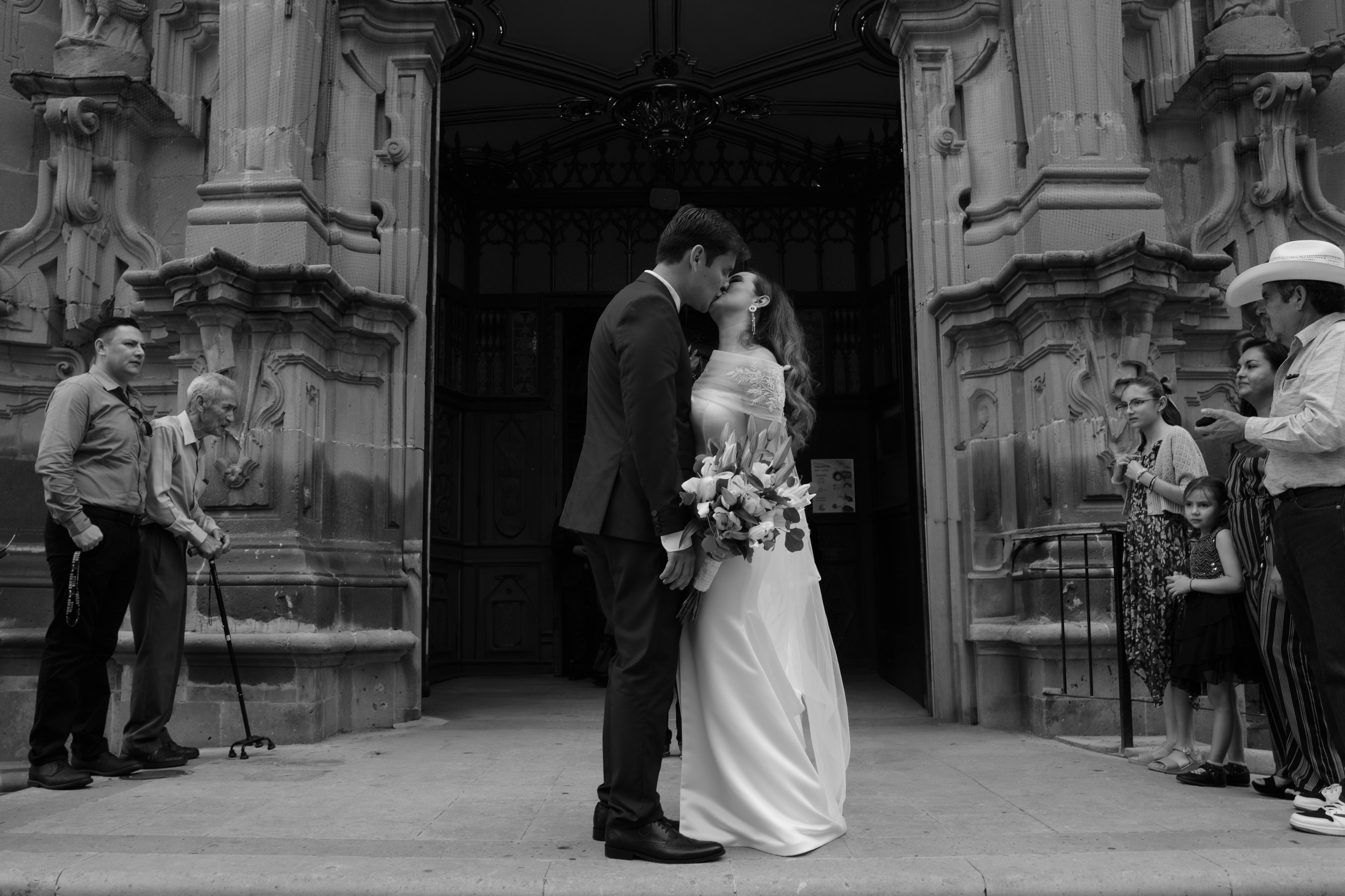 Jorge y Liliana. TWO MILLIMETERS
