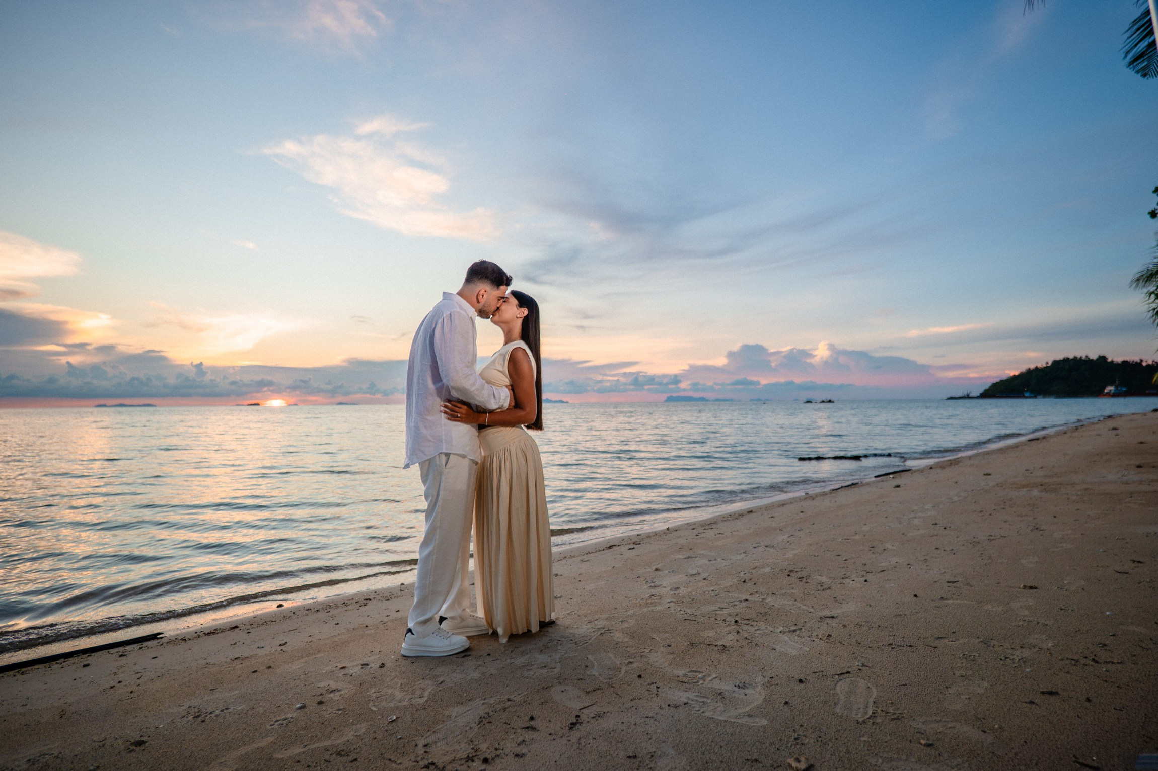 Eden and Linoy. Marriage Proposal Planner in Vietnam | Lumi Love Studio