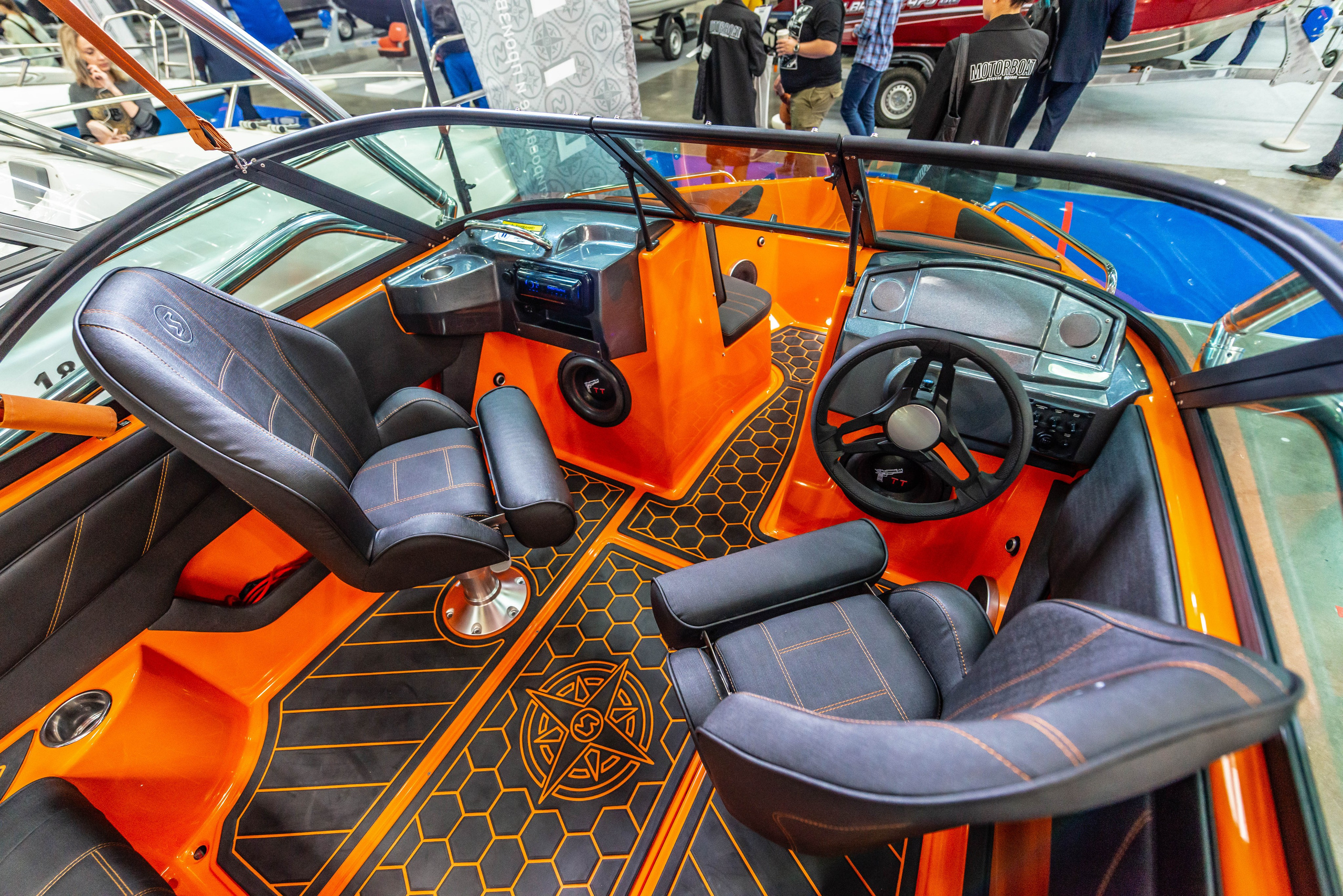 Фотосъемка лодок на Moscow Boat Show 2022. PHOTOGRAPHER QUINTANA ROO