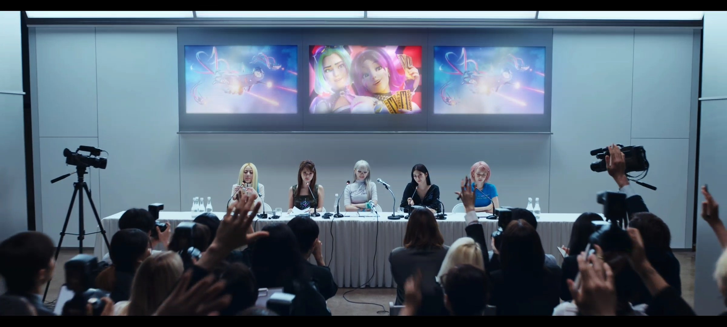 K-POP GIRLS IDOL GROUP LE SSERAFIM x OVERWATCH MV — extra, reporter, 17.06.2026. Фотограф в Сеуле, Южная Корея Наталья Доброквашина