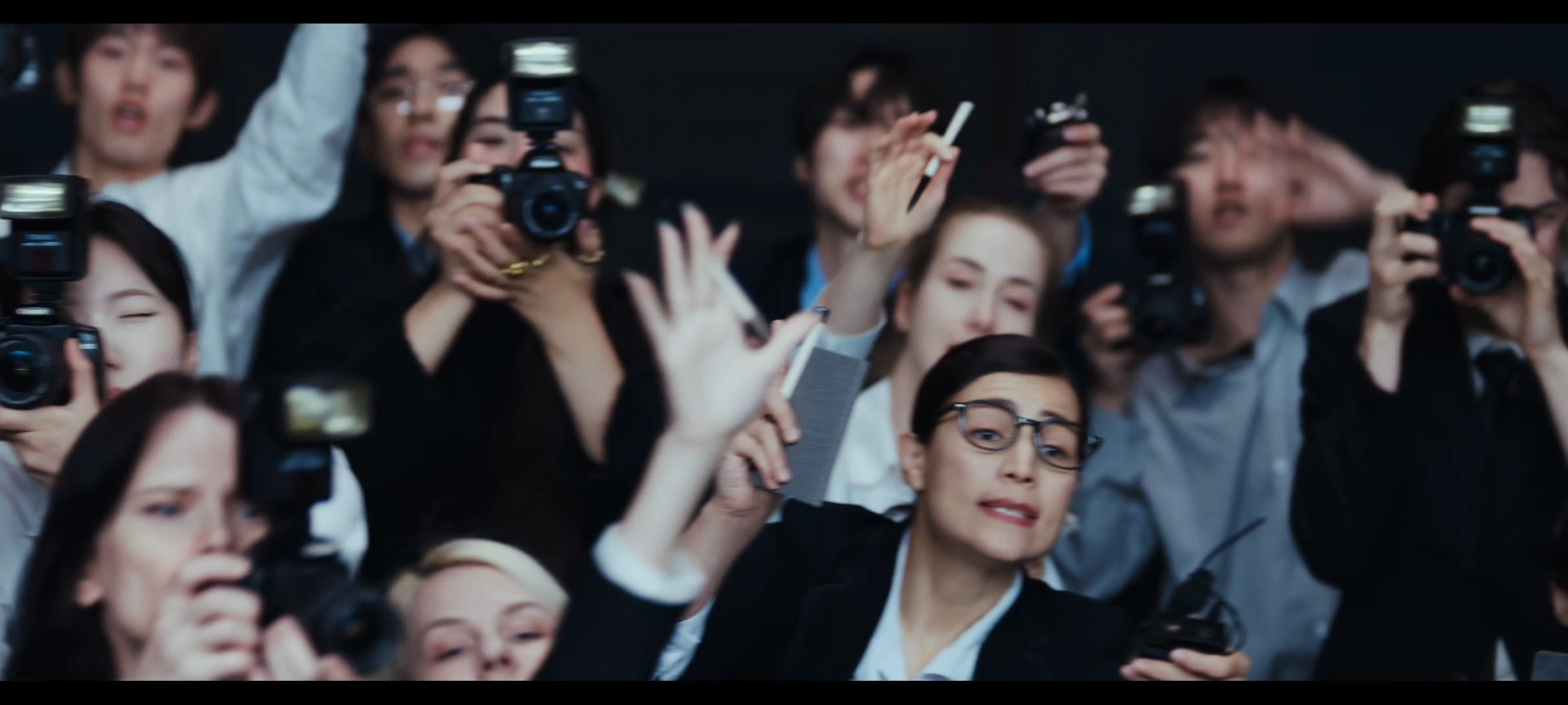K-POP GIRLS IDOL GROUP LE SSERAFIM x OVERWATCH MV — extra, reporter, 17.06.2026. Фотограф в Сеуле, Южная Корея Наталья Доброквашина
