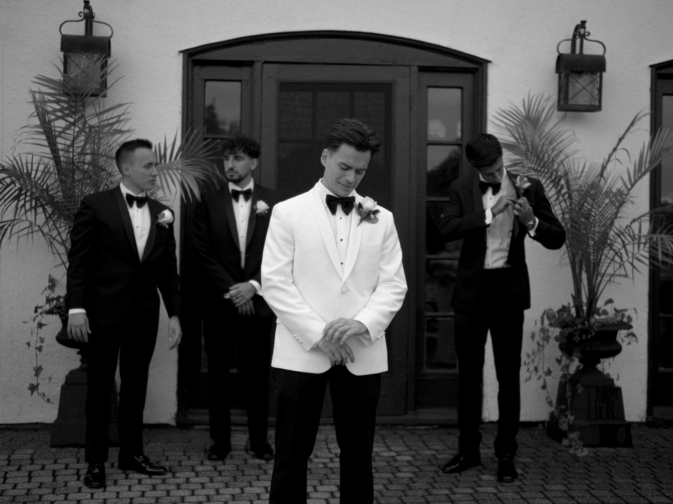 Wedding of Cassandra and Loïc in Beaconsfield, Montreal. Montreal Wedding Photographer — Muriel Oe Photo