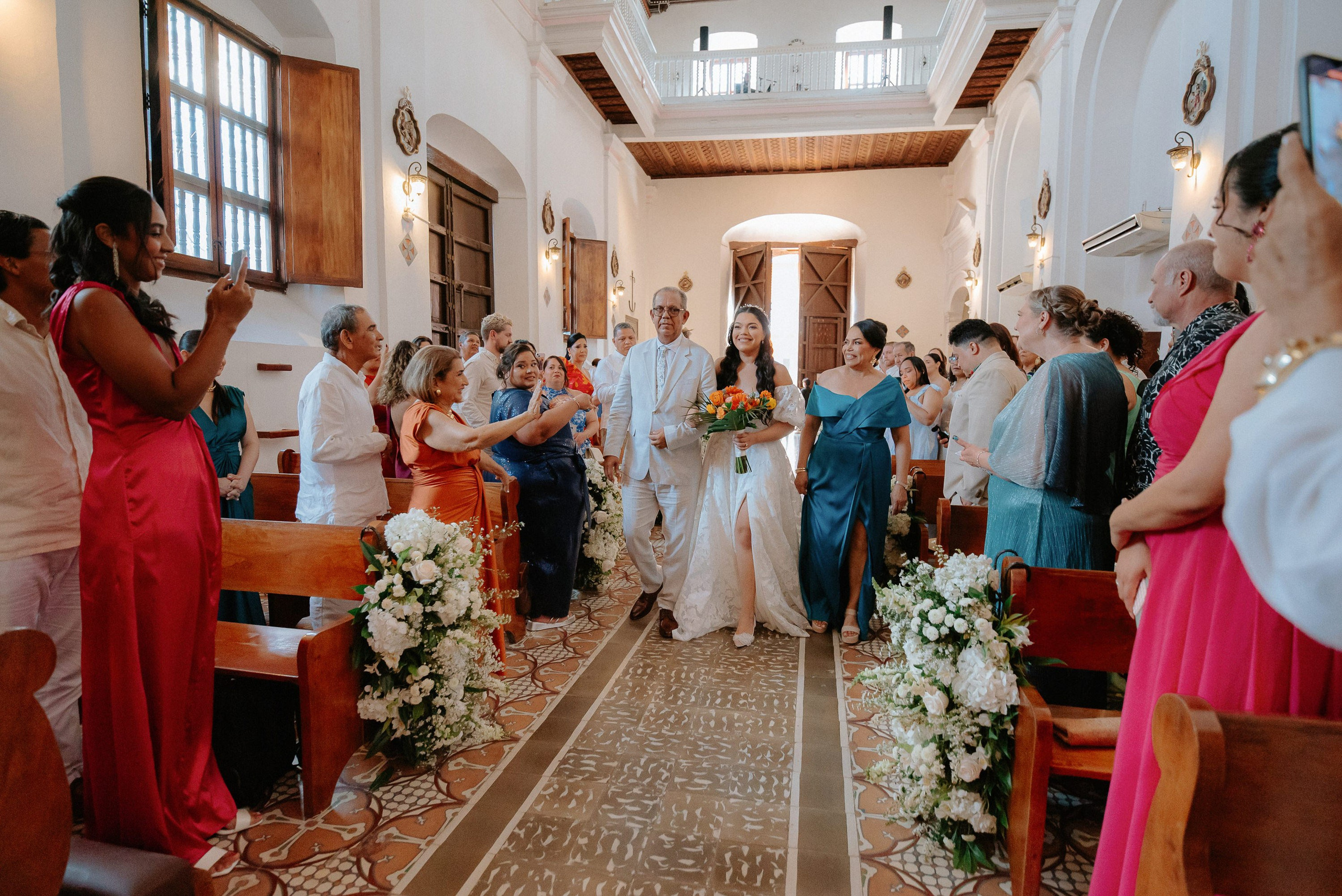Cindy + Garrett | Destination Wedding Photos in Cartagena 2025 – César Vanegas Photography. César Vanegas Photography | Wedding & Travel Photographer | Cartagena, Colombia