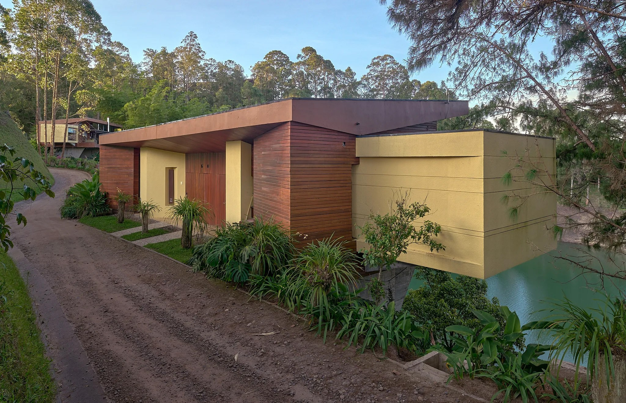 Fotografía arquitectura e interiorismo Cabañas Luxé, Represa El Peñol en el municipio de Guatapé, Antioquia. Diseño Vicaría Arquitectura