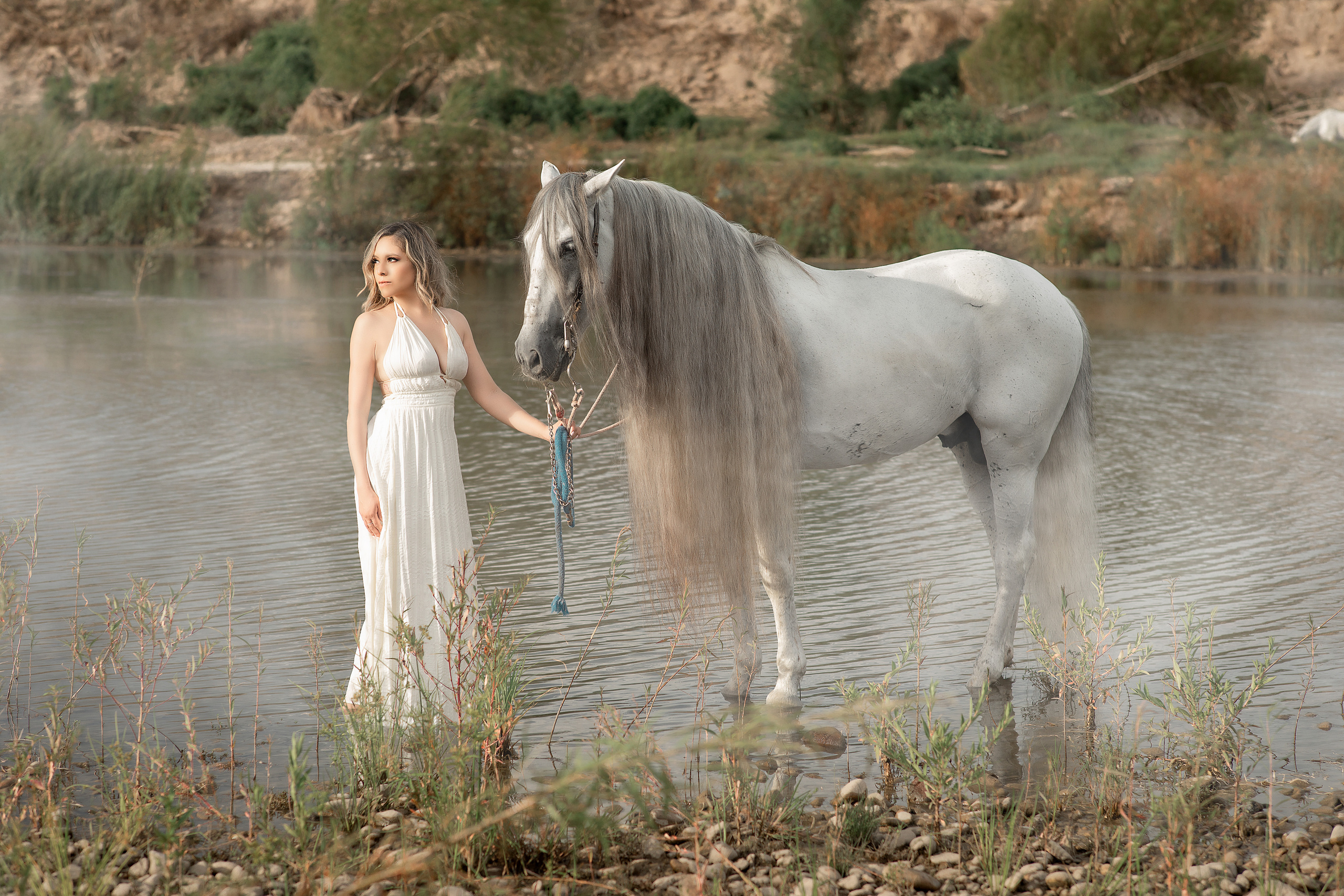 Sesion de fotos con caballos para cumpleaños. Victoria Castellanos. Fotógrafo profesional en Mazatlán