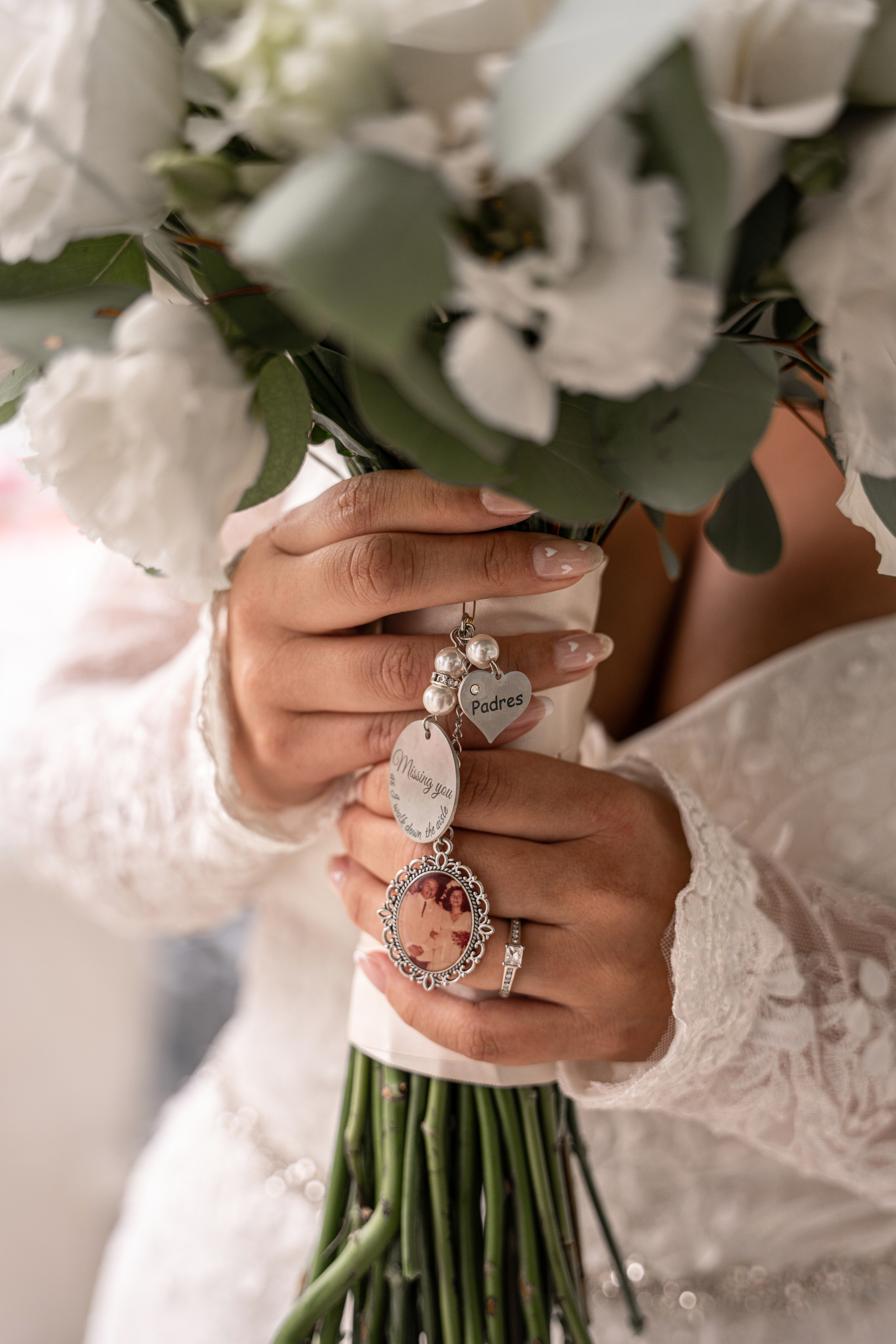 Luxury bouquet photo by destination photographer in Quintana Roo