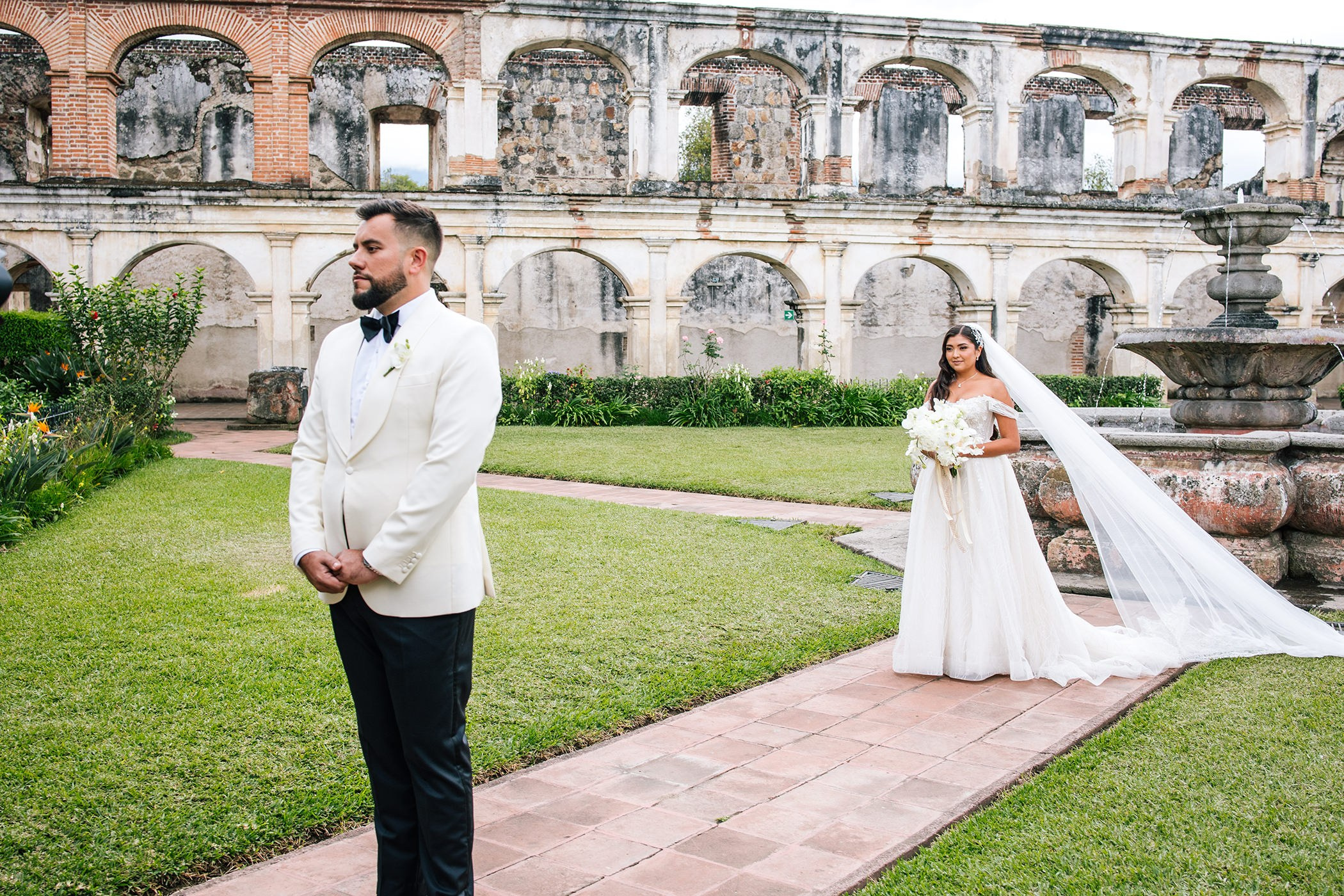 Formal. Wedding Photographer Ruth Preciado