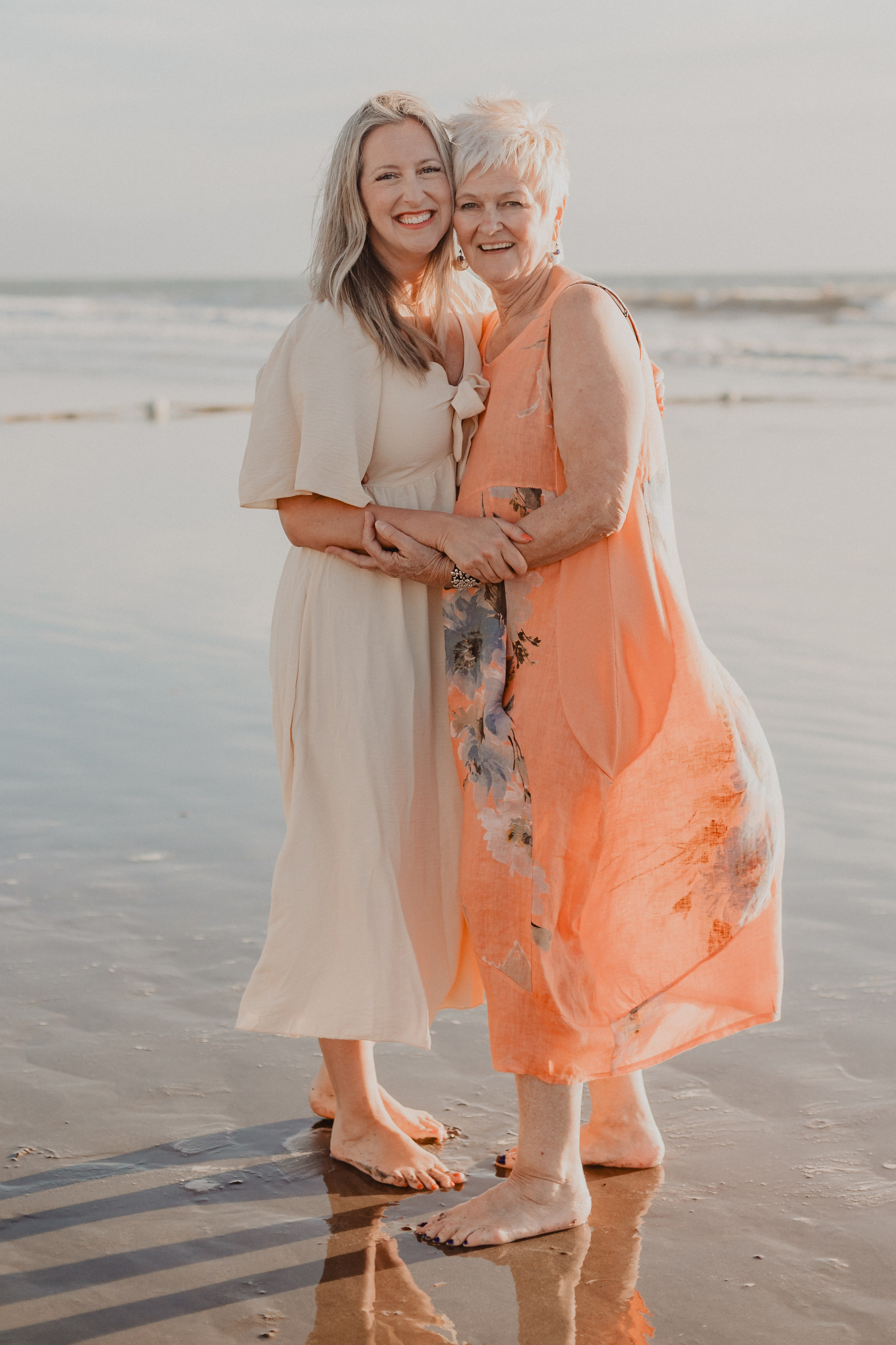 Laughter, Sand, and Sea: A Family Session in Nuevo Vallarta. Fotógrafo de Bodas en Puerto Vallarta y Riviera Nayarit | VL photo & film