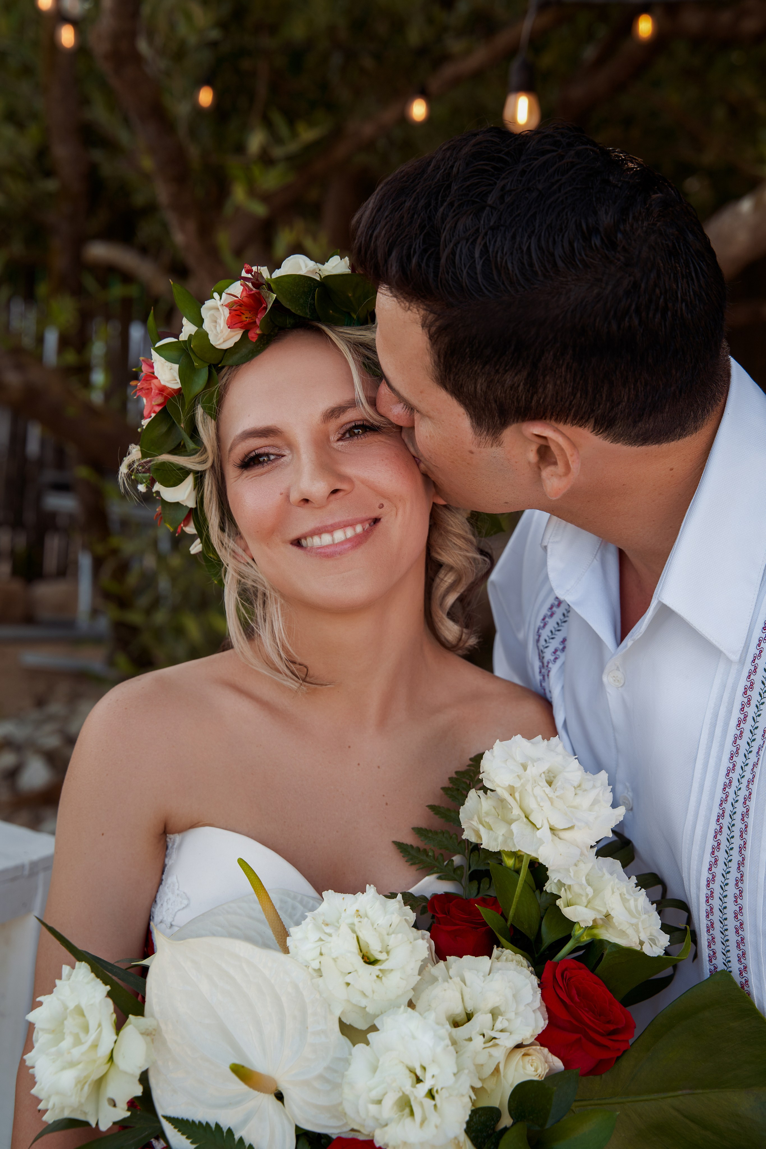 Cancun beach wedding photographer capturing ceremony