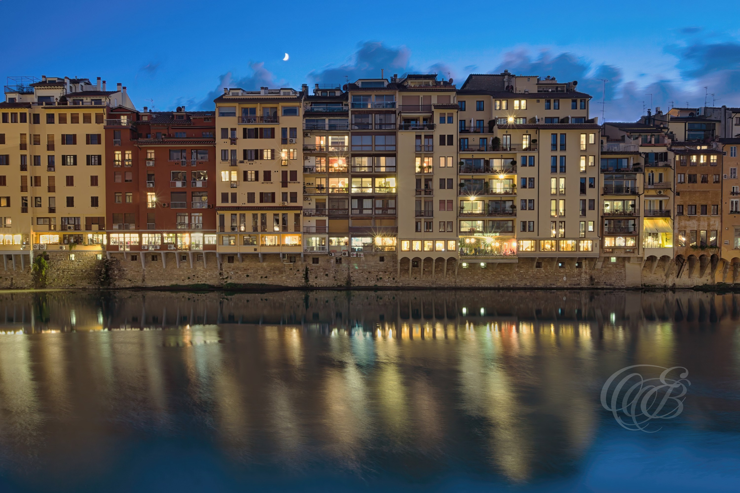 ITALY PHOTOGRAPHY — Arno River in the Evening — The Arno River flowing through the historic center of Florence, framed by centuries of architecture that define the city's timeless character, Florence, Italy — Eduardo Bartoli Photography.