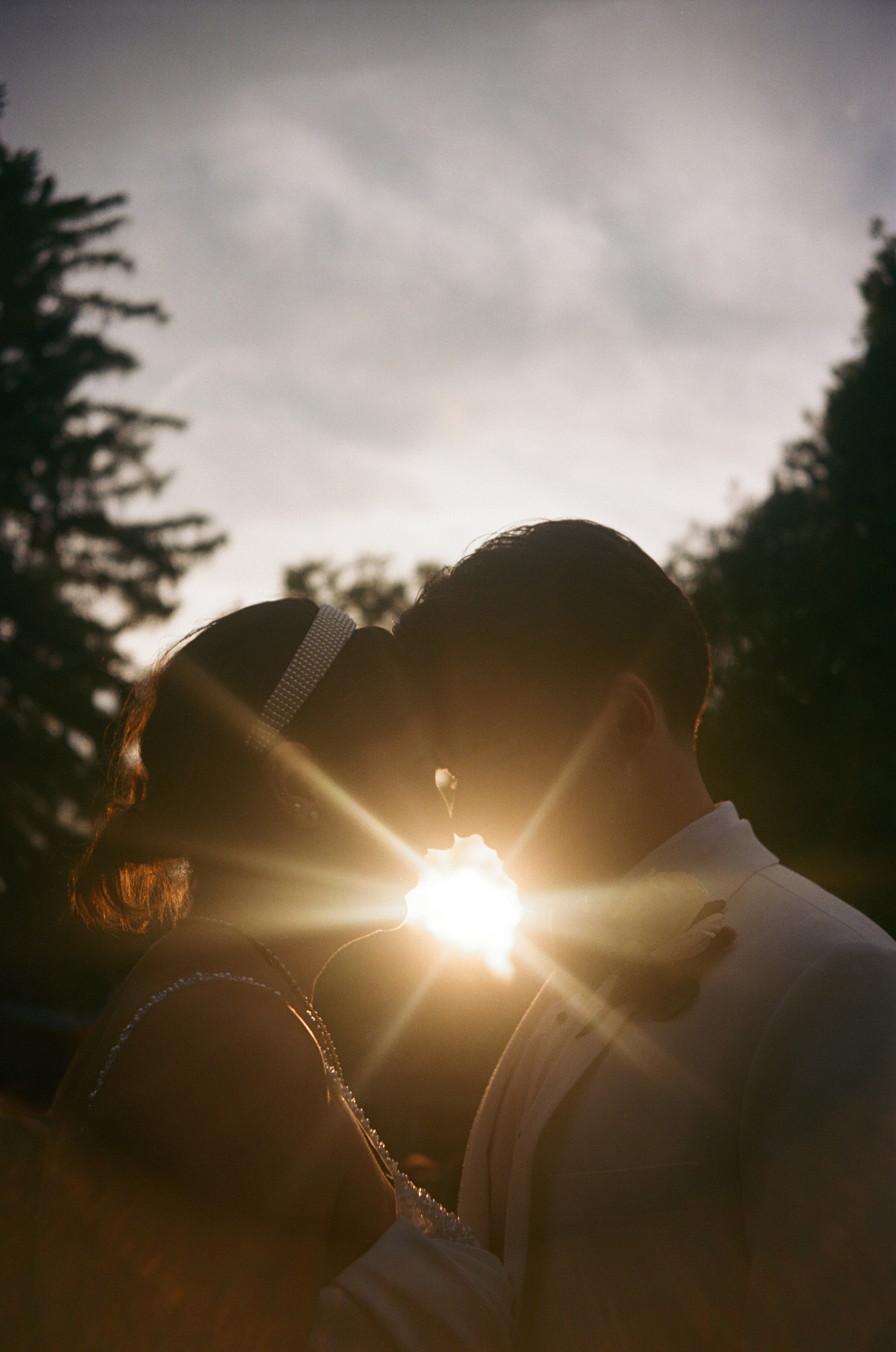 Wedding of Cassandra and Loïc in Beaconsfield, Montreal. Montreal Wedding Photographer — Muriel Oe Photo