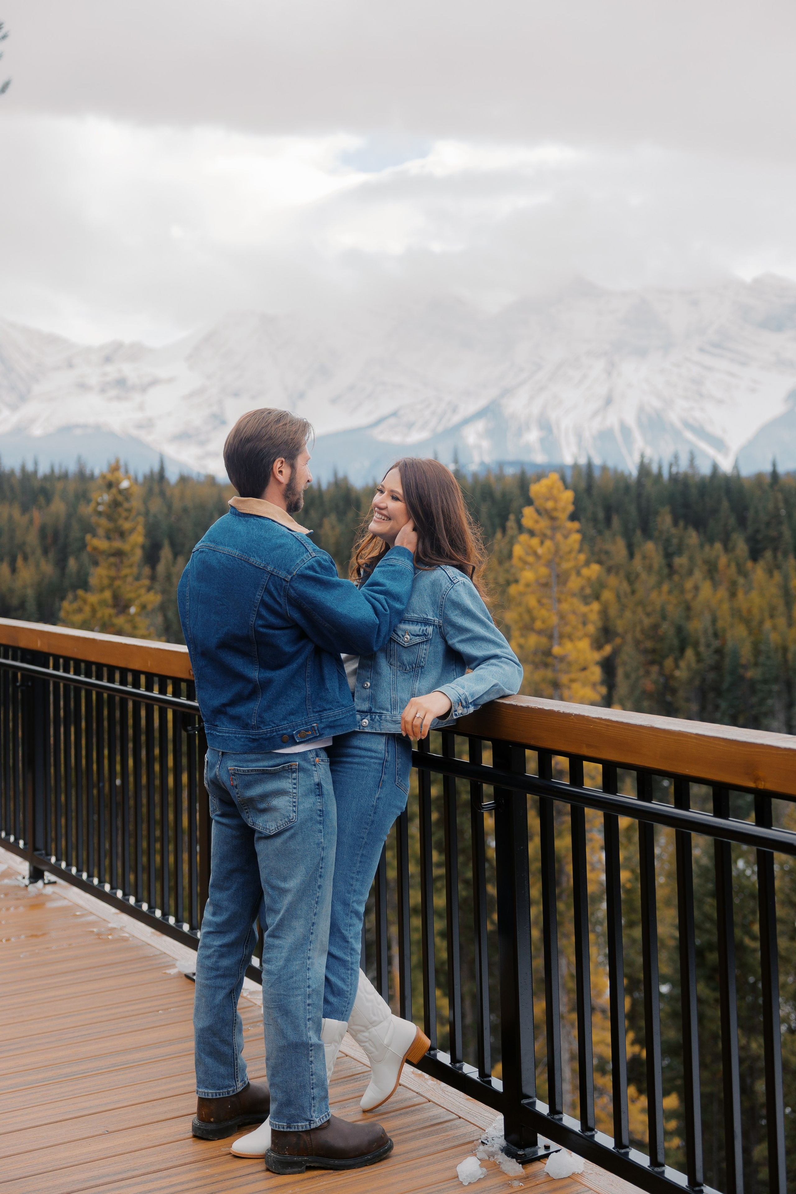 Ski engagement session. Photographer Elvira Hryshchenko