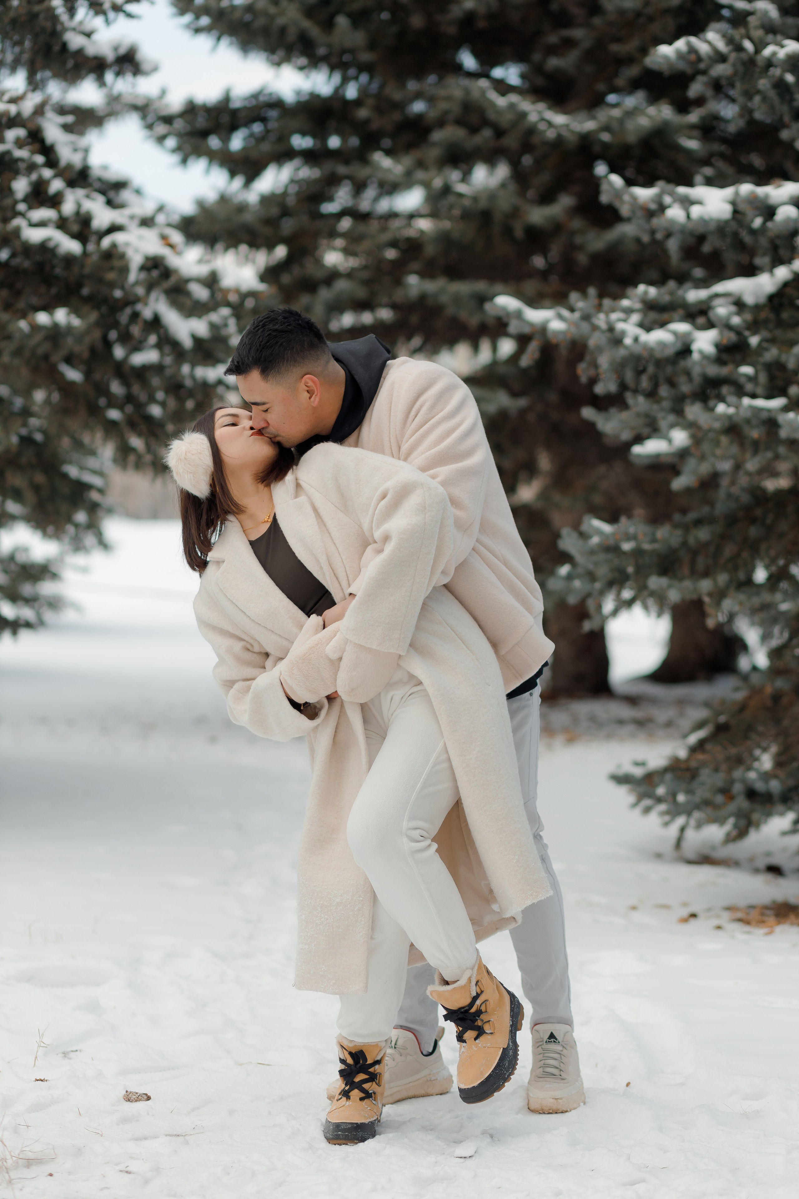 Family winter story. Photographer Elvira Hryshchenko