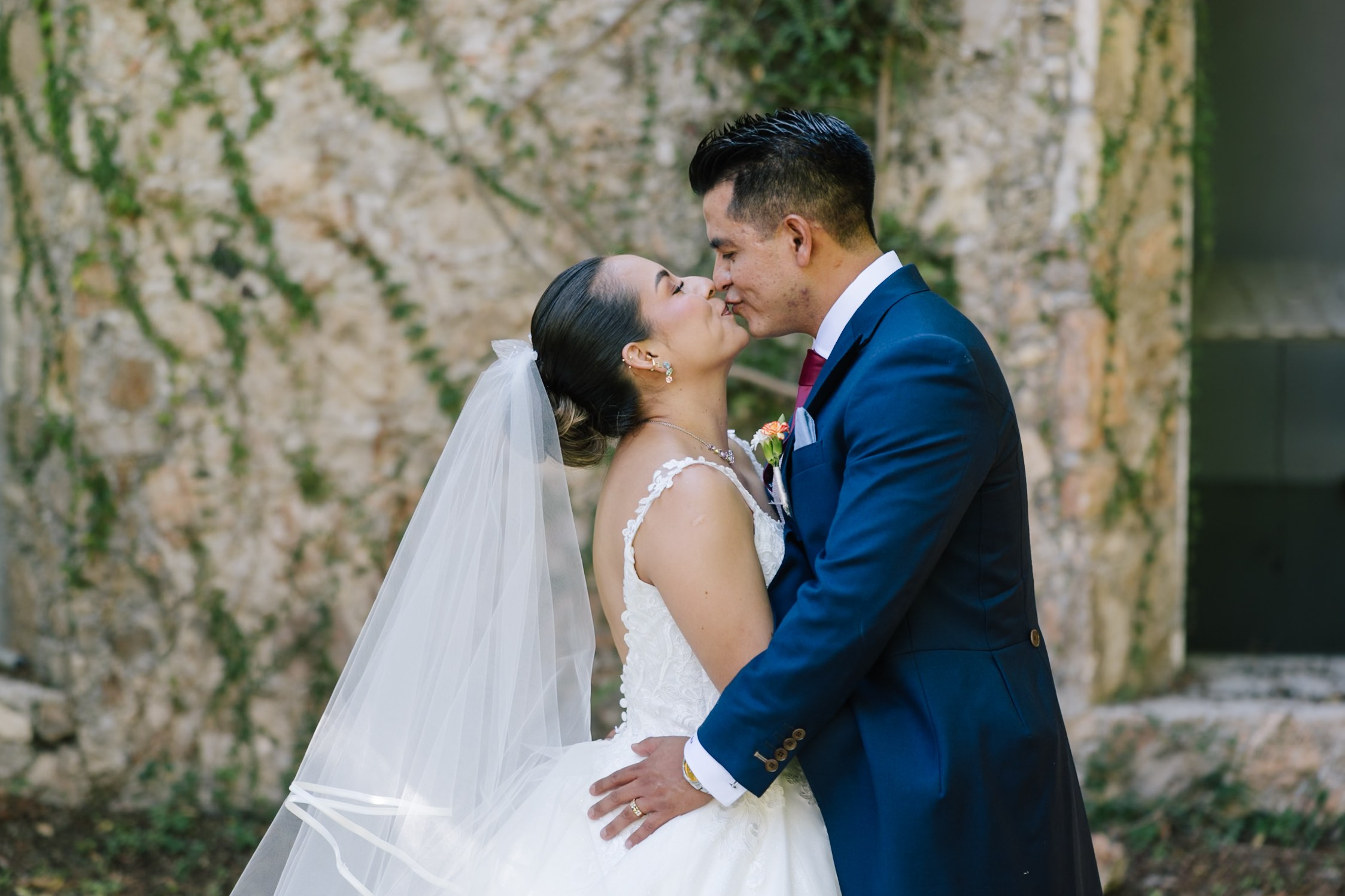 Formal. Wedding Photographer Ruth Preciado