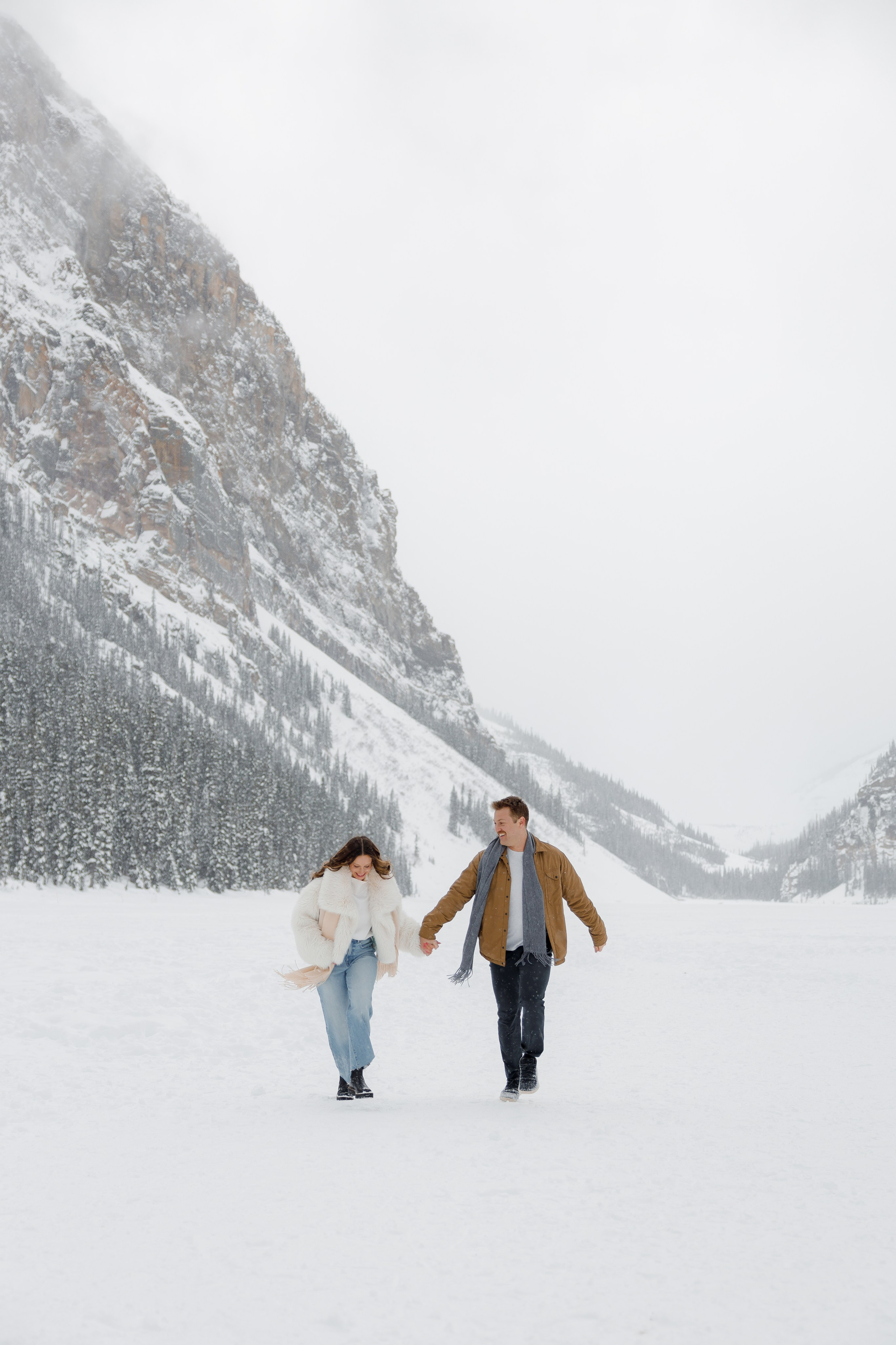 Lake Louise engagement session. Photographer Elvira Hryshchenko
