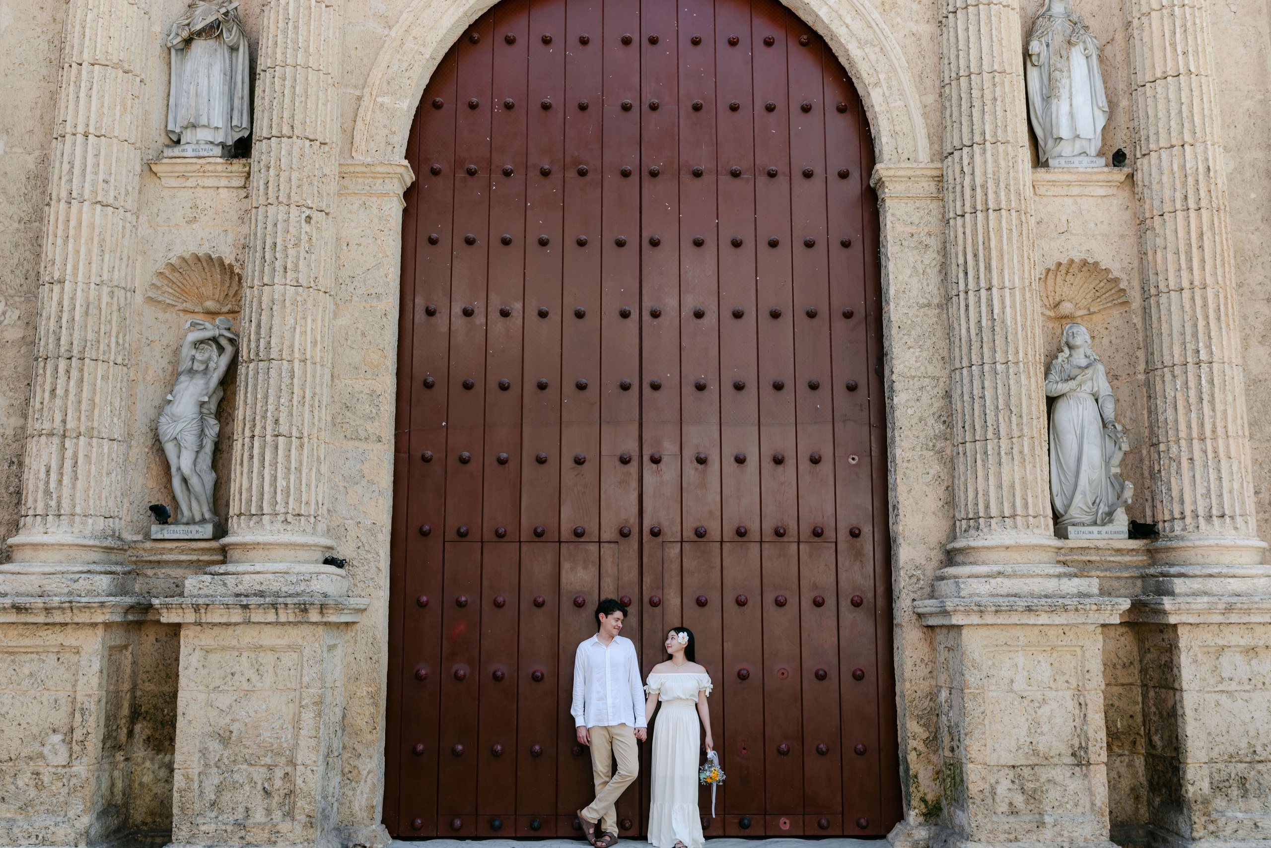 Preboda destino en Cartagena | Sesión romántica Colombia – Japón. Fotógrafos de bodas en Barranquilla, Cartagena y Santa Marta | BanderArt