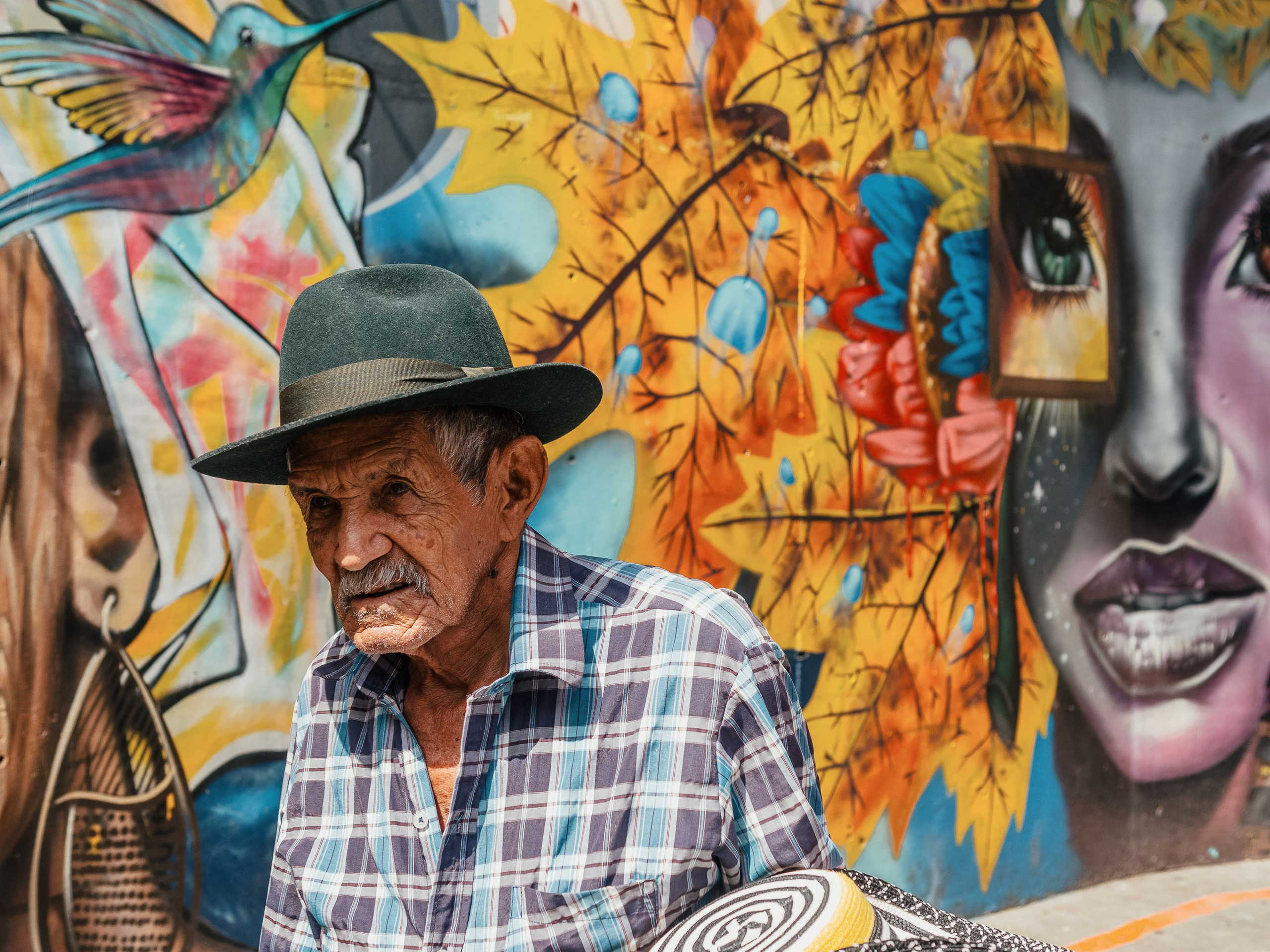 Fotografía callejera en Bogotá y Medellín, Colombia. Federico Borobio  — Fotografía callejera y documental