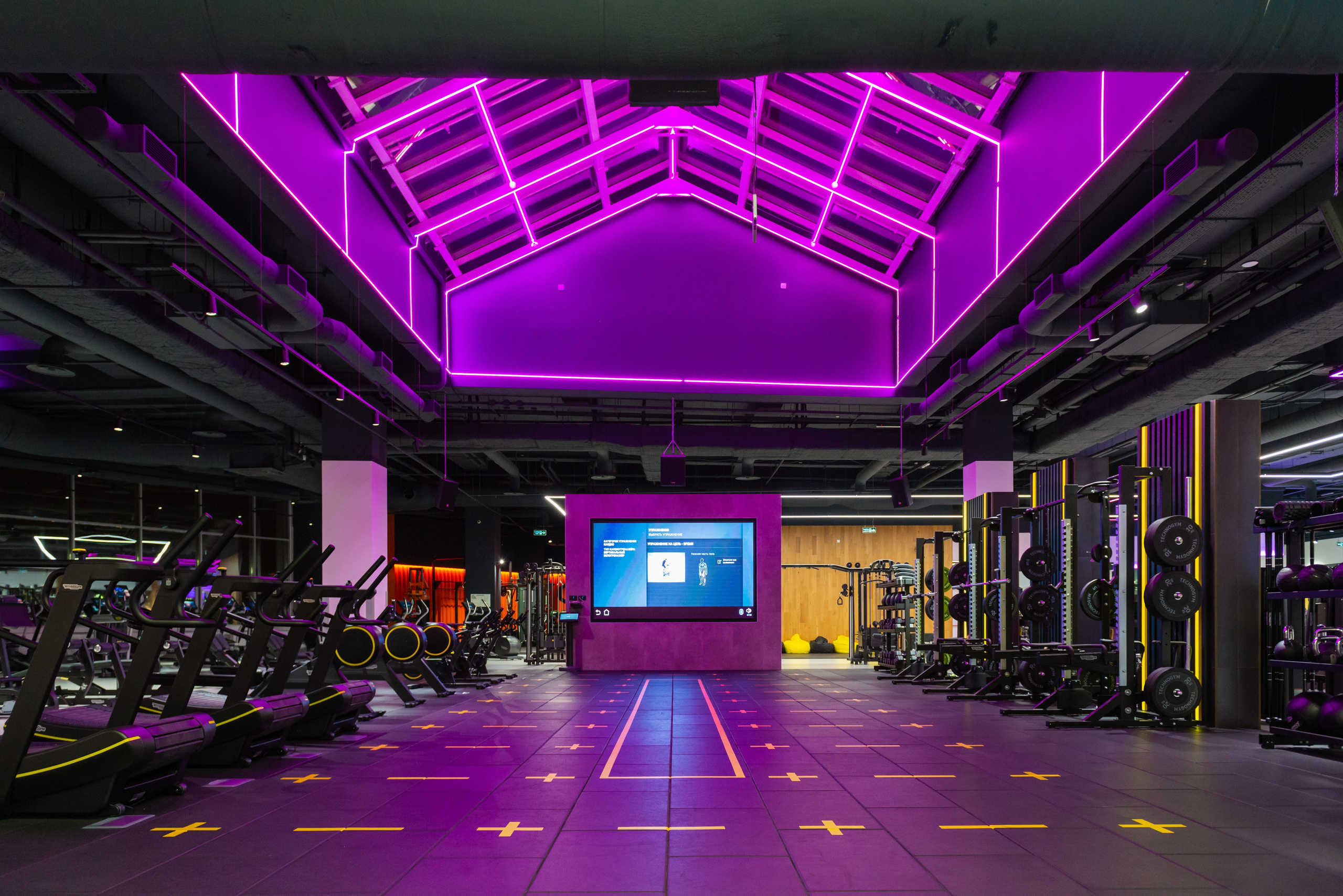 Fitness clubs. PHOTOGRAPHER QUINTANA ROO