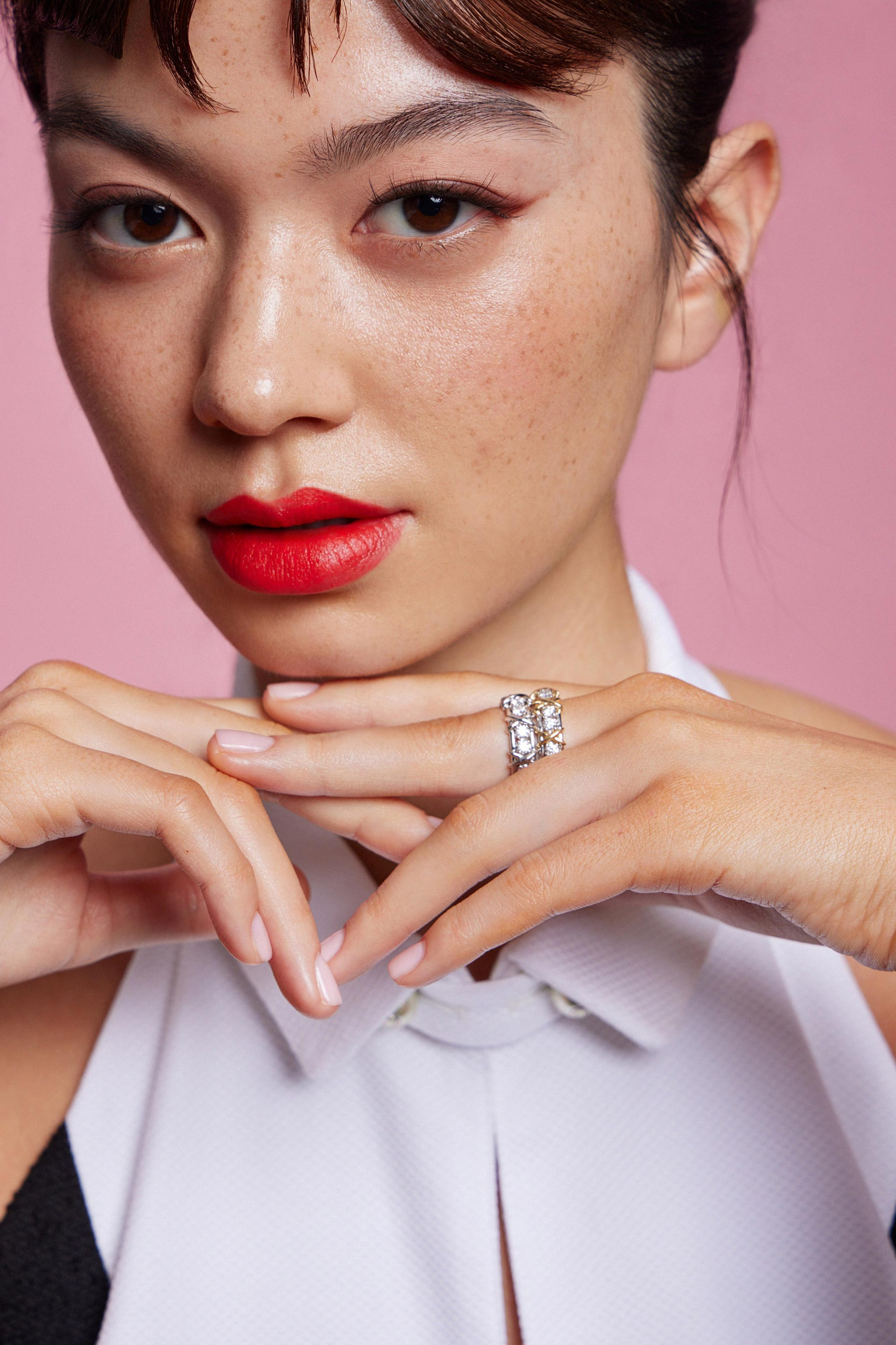 EDITORIAL. Beauty, Fashion and Editorial Retoucher